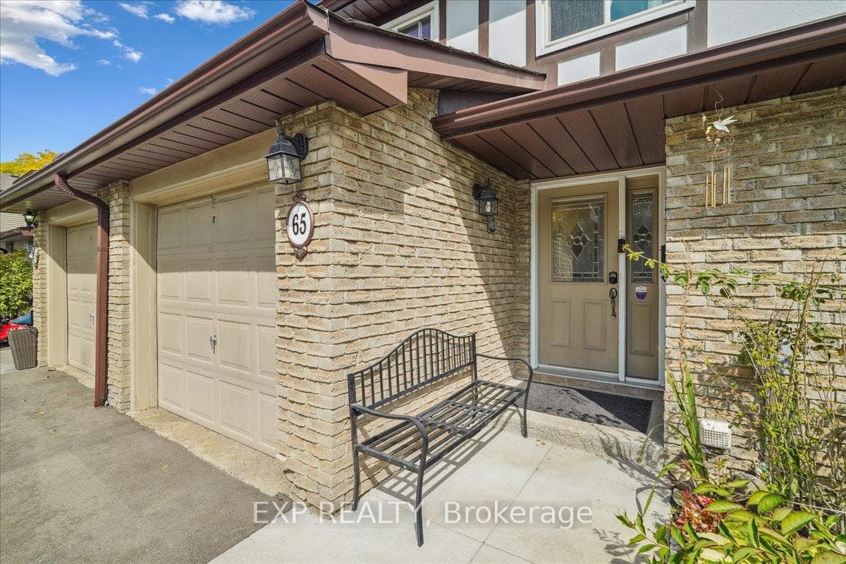 65 Greenwich Circle - Condo photo 2 of 34 in Brampton, Ontario
