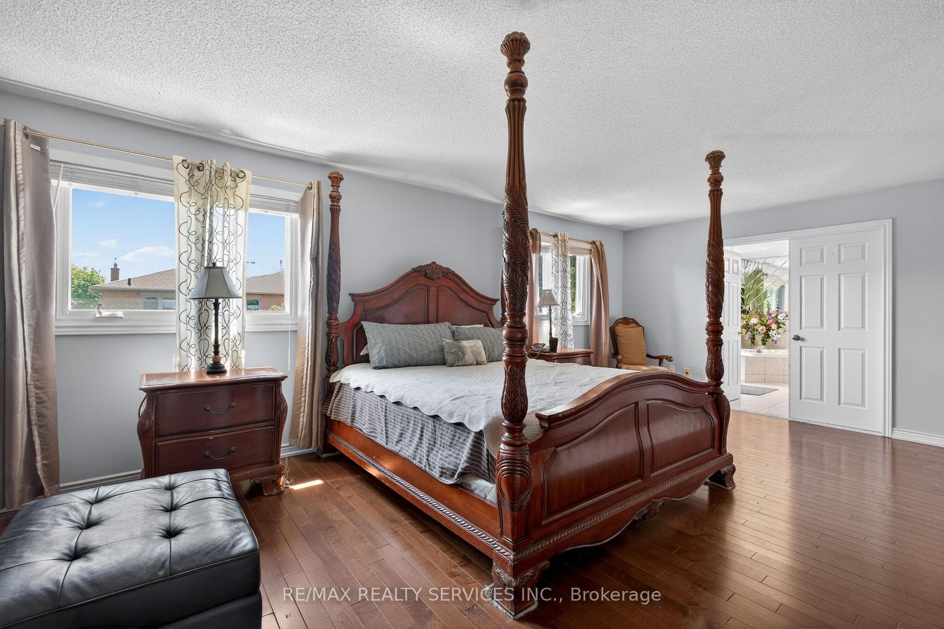 2069 Schoolmaster Circle - Detached photo 37 of 49 in Oakville, Ontario