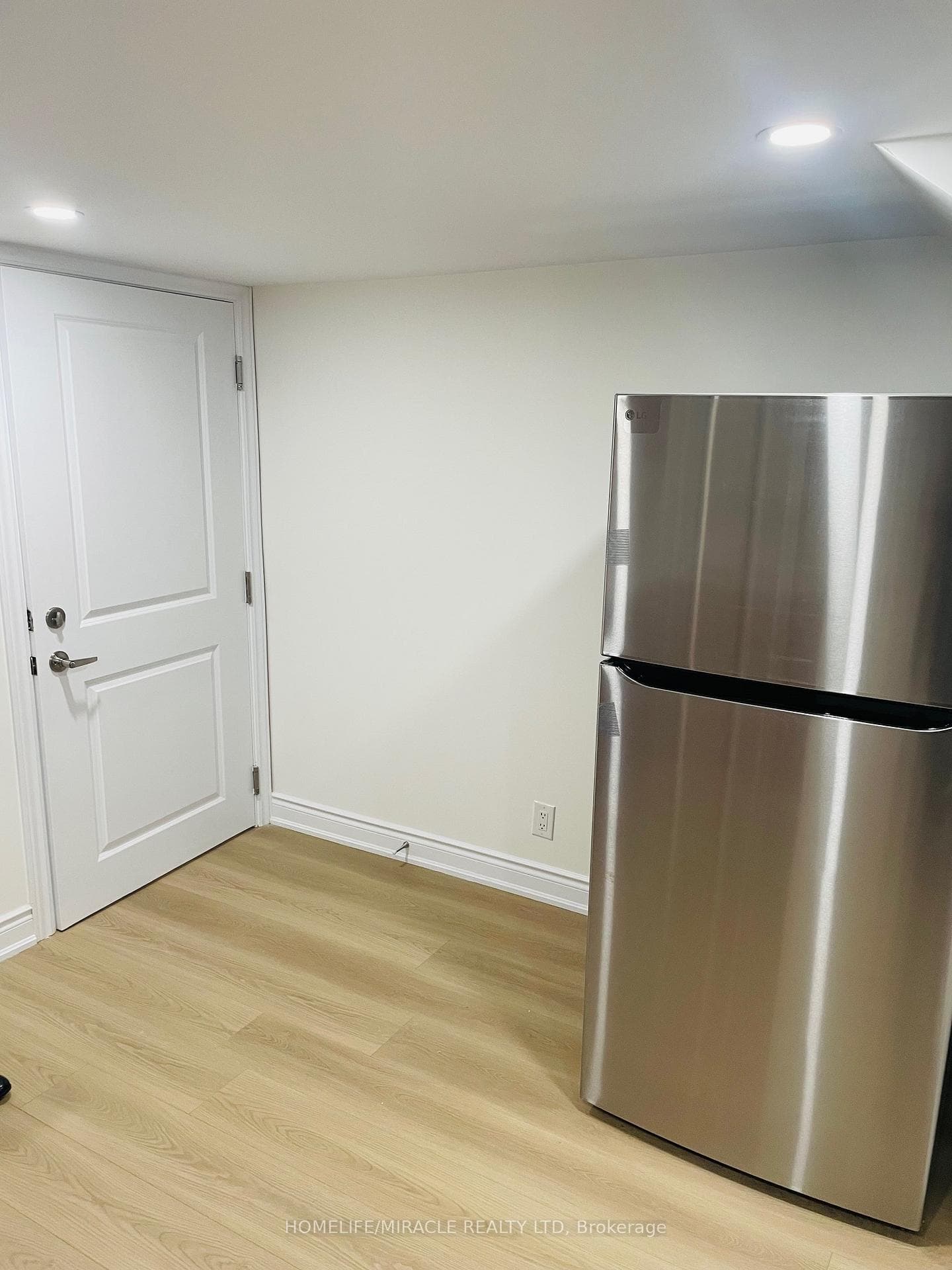 1-2341 Canonridge Circle Unit Bsmt - Detached photo 11 of 17 in Oakville, Ontario