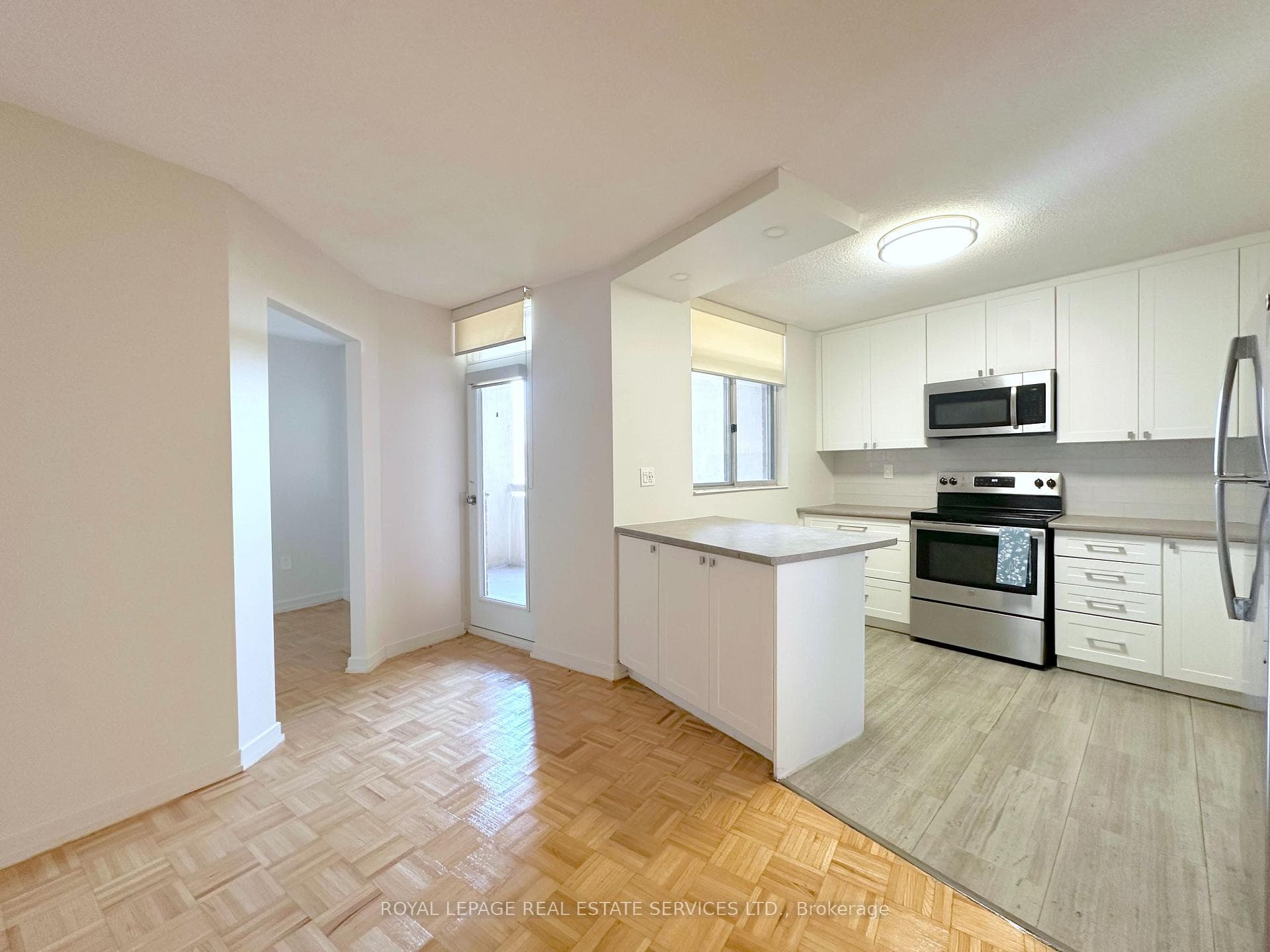 30 Denton Avenue Unit 1001 - Condo photo 4 of 14 in Birch Cliff / Cliffside, Ontario