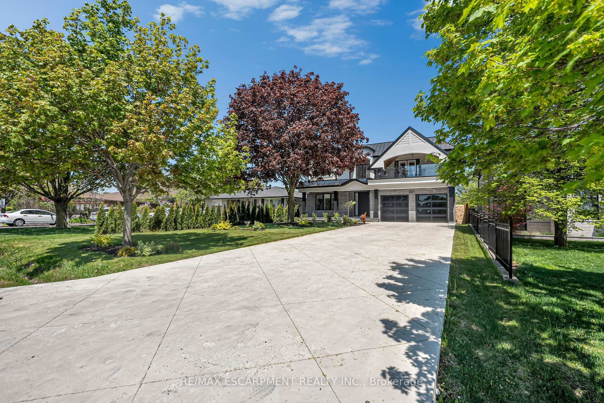 221 Morden Road - Detached photo 2 of 49 in Oakville, Ontario