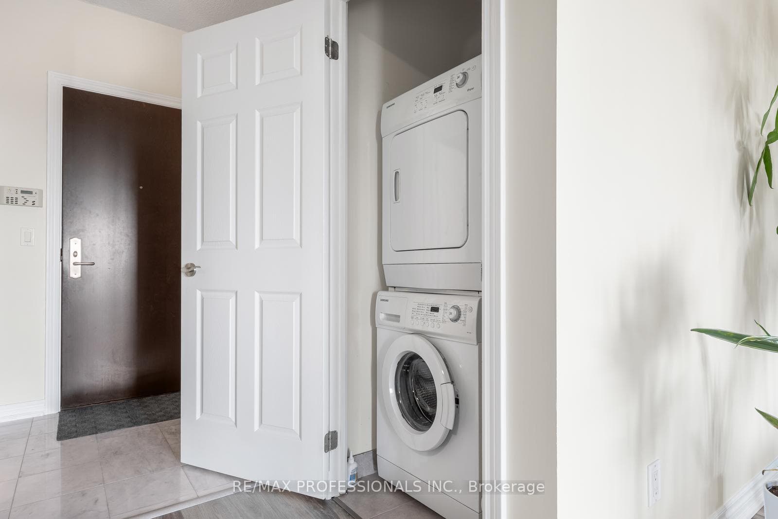 1135 Royal York Road Unit 801 - Condo photo 14 of 17 in Etobicoke (Islington / Rexdale), Ontario