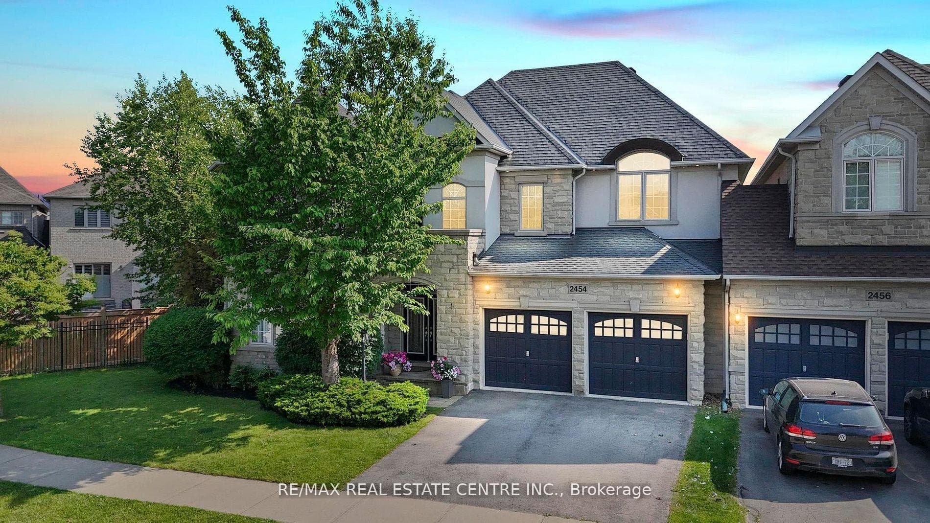 2454 Springforest Drive - home for sale in Oakville, Ontario