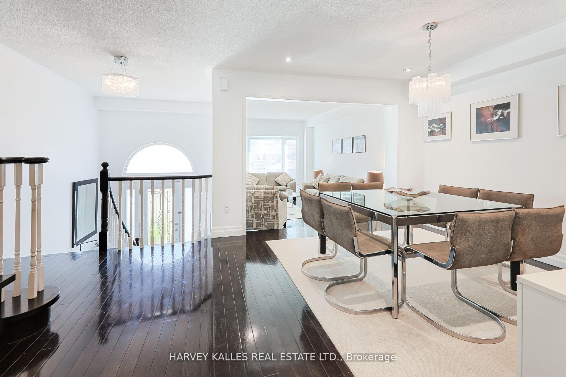 1050 Lindsay Drive - Townhouse photo 6 of 40 in Oakville, Ontario