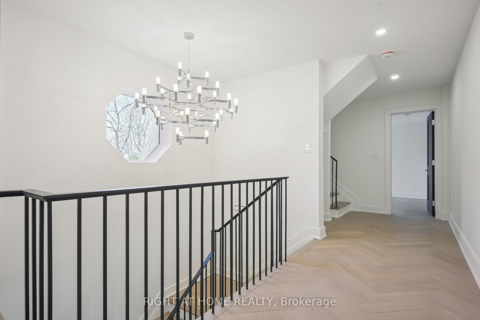 2187 Lakeshore Road - Detached photo 17 of 28 in Burlington, Ontario