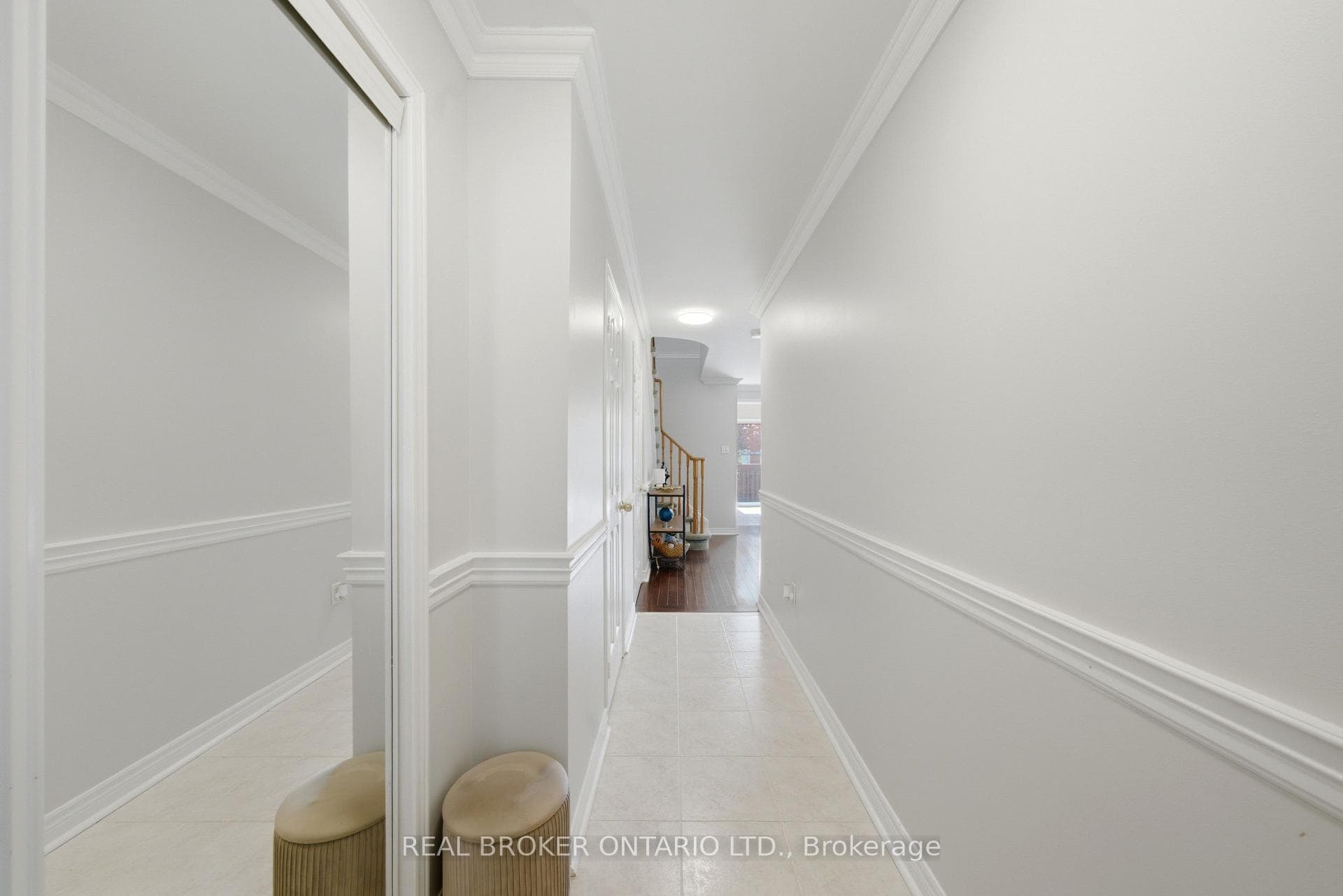1860 Creek Way - Semi-Detached photo 5 of 44 in Burlington, Ontario