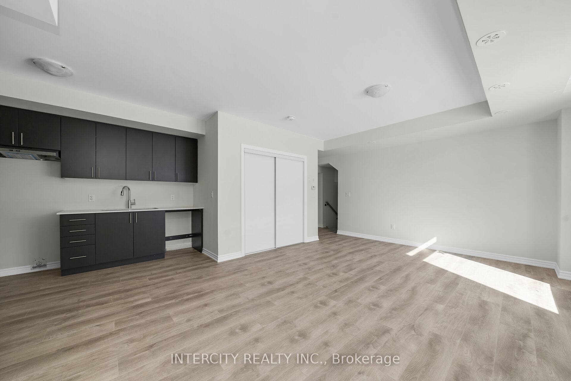 13 Vibrant Way Unit 37F - Condo photo 3 of 17 in Caledon, Ontario