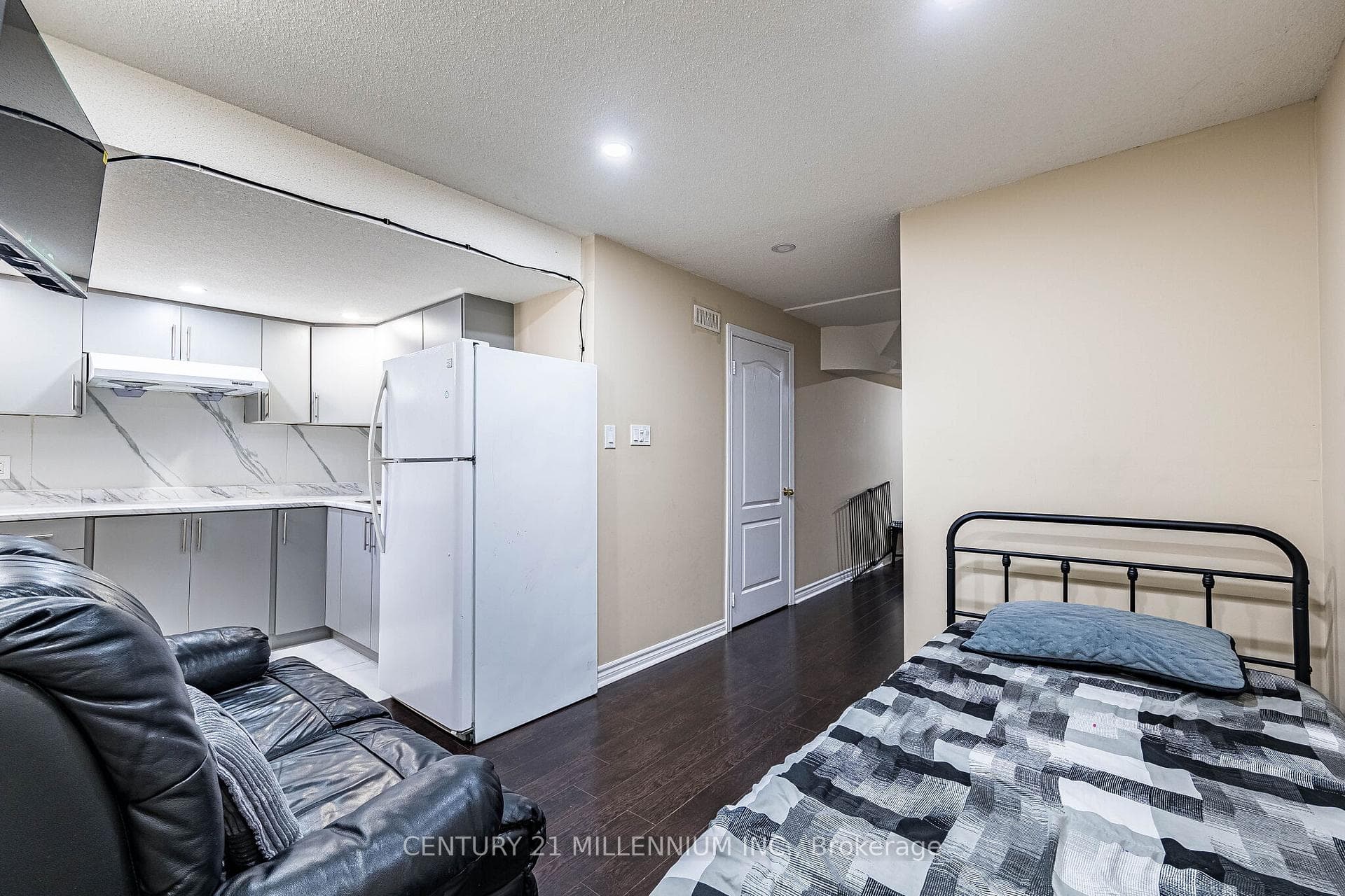 100 Monaco Court - Townhouse photo 33 of 50 in Brampton, Ontario