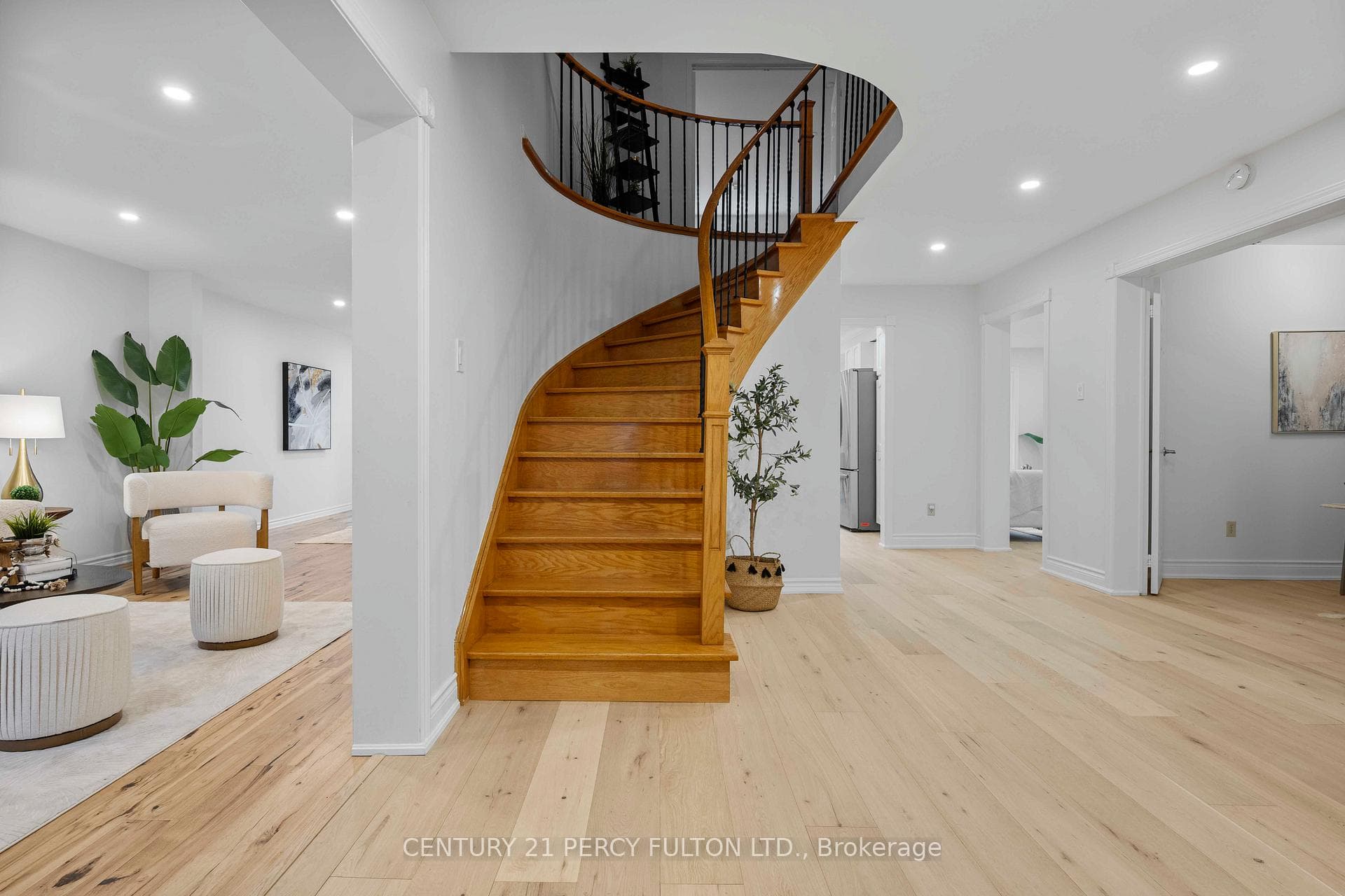 5393 Glen Erin Drive - Detached photo 6 of 48 in Mississauga, Ontario