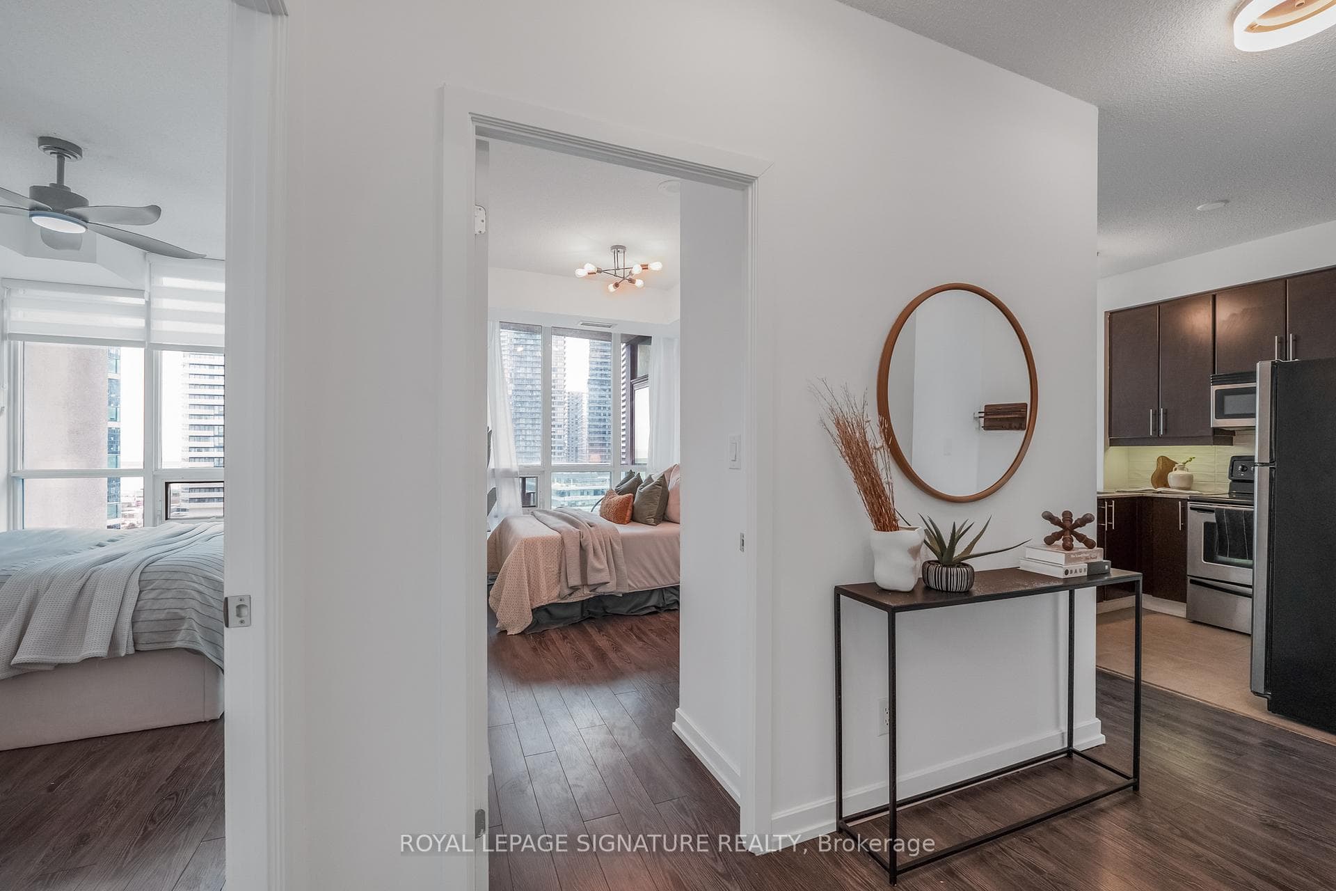18 Harbour Street Unit 1801 - Condo photo 13 of 35 in Downtown Toronto / Waterfront, Ontario