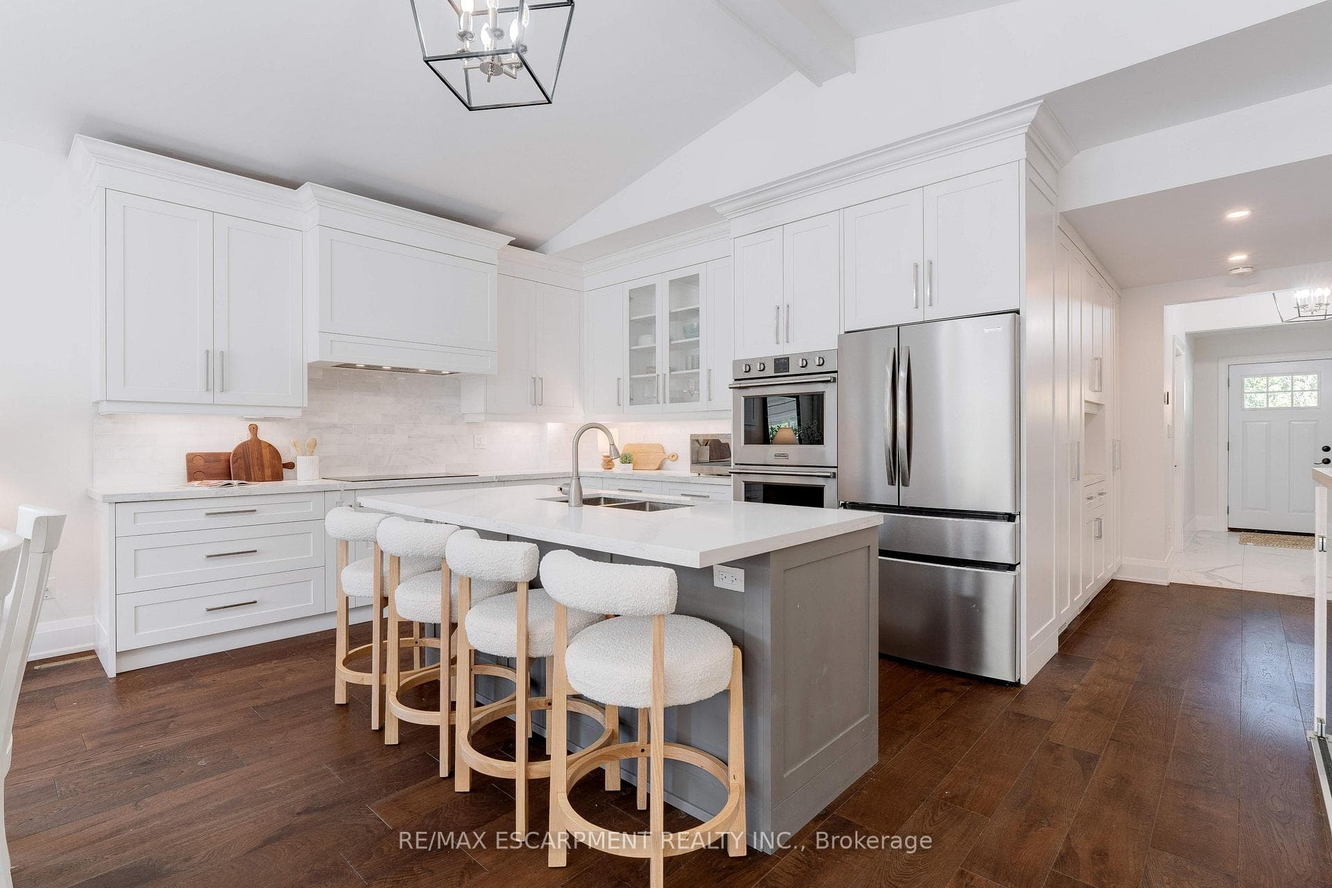 296 Kent Crescent - Multi-Family photo 5 of 50 in Burlington, Ontario