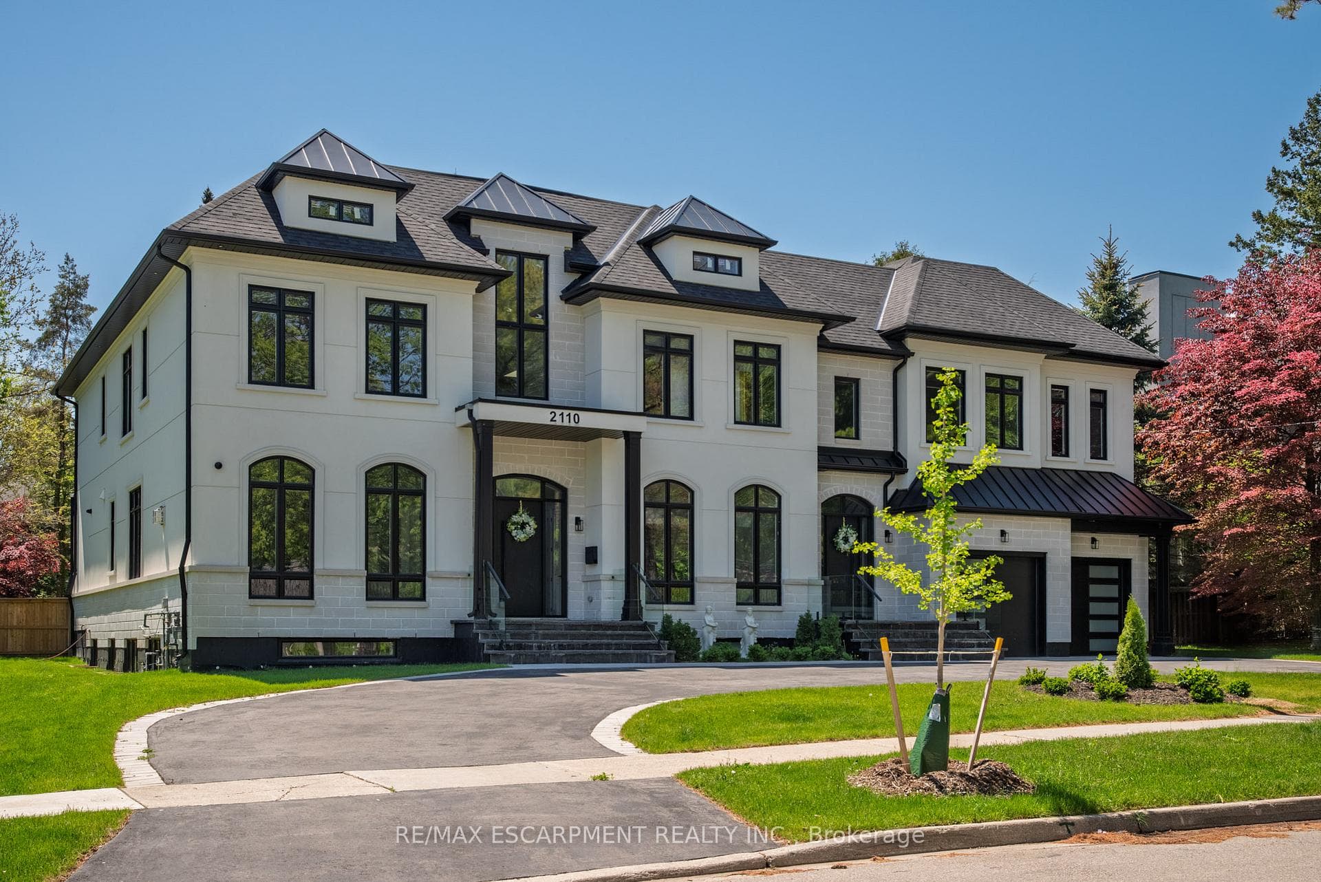 2110 Stonehouse Crescent - Detached photo 3 of 50 in Mississauga, Ontario