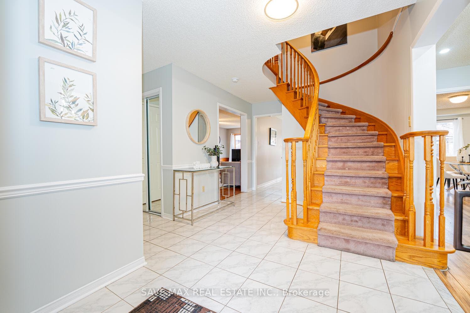 30 Adirondack Crescent - Detached photo 4 of 50 in Brampton, Ontario
