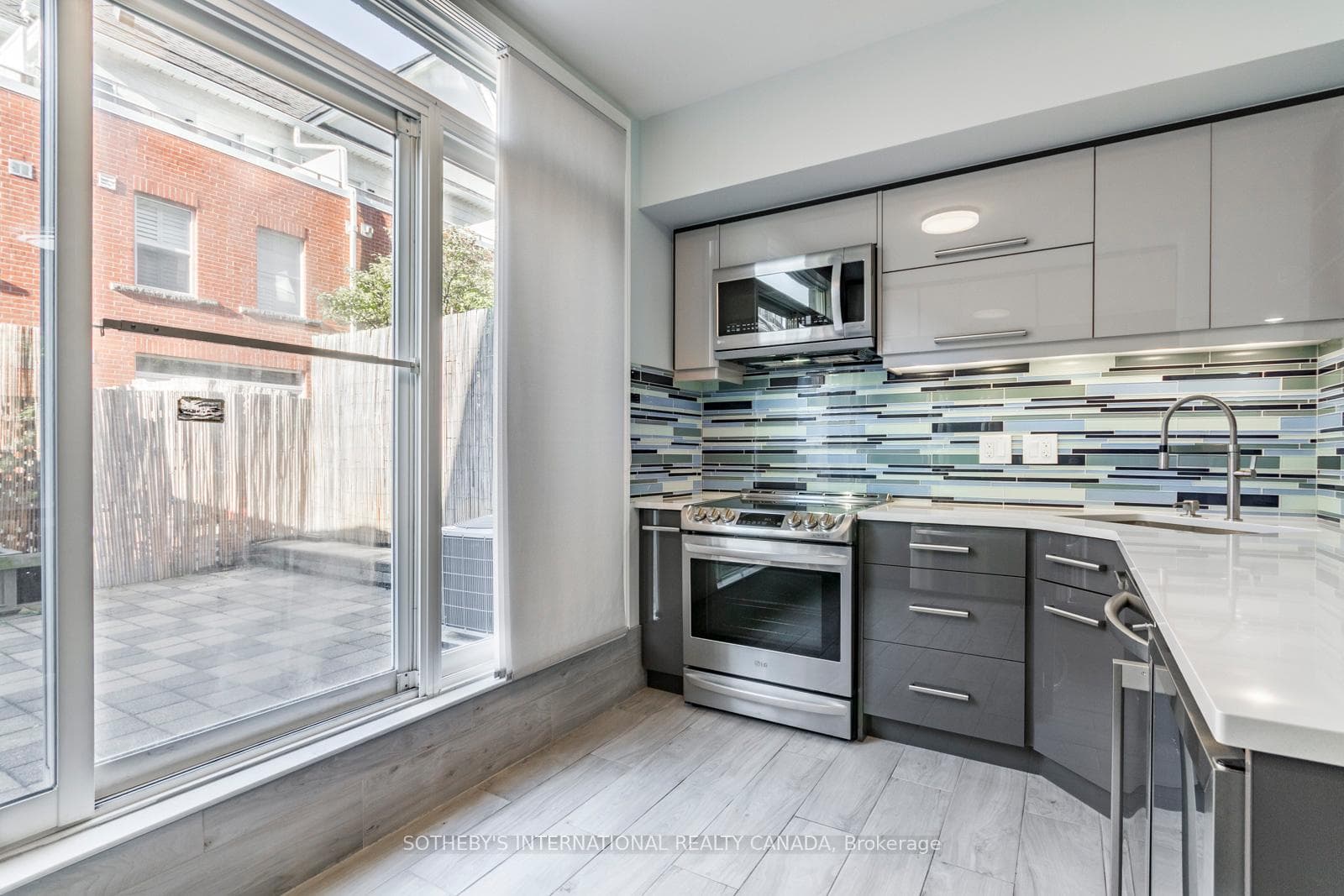 30 Michael Power Place - Condo photo 17 of 49 in Etobicoke (Islington / Rexdale), Ontario