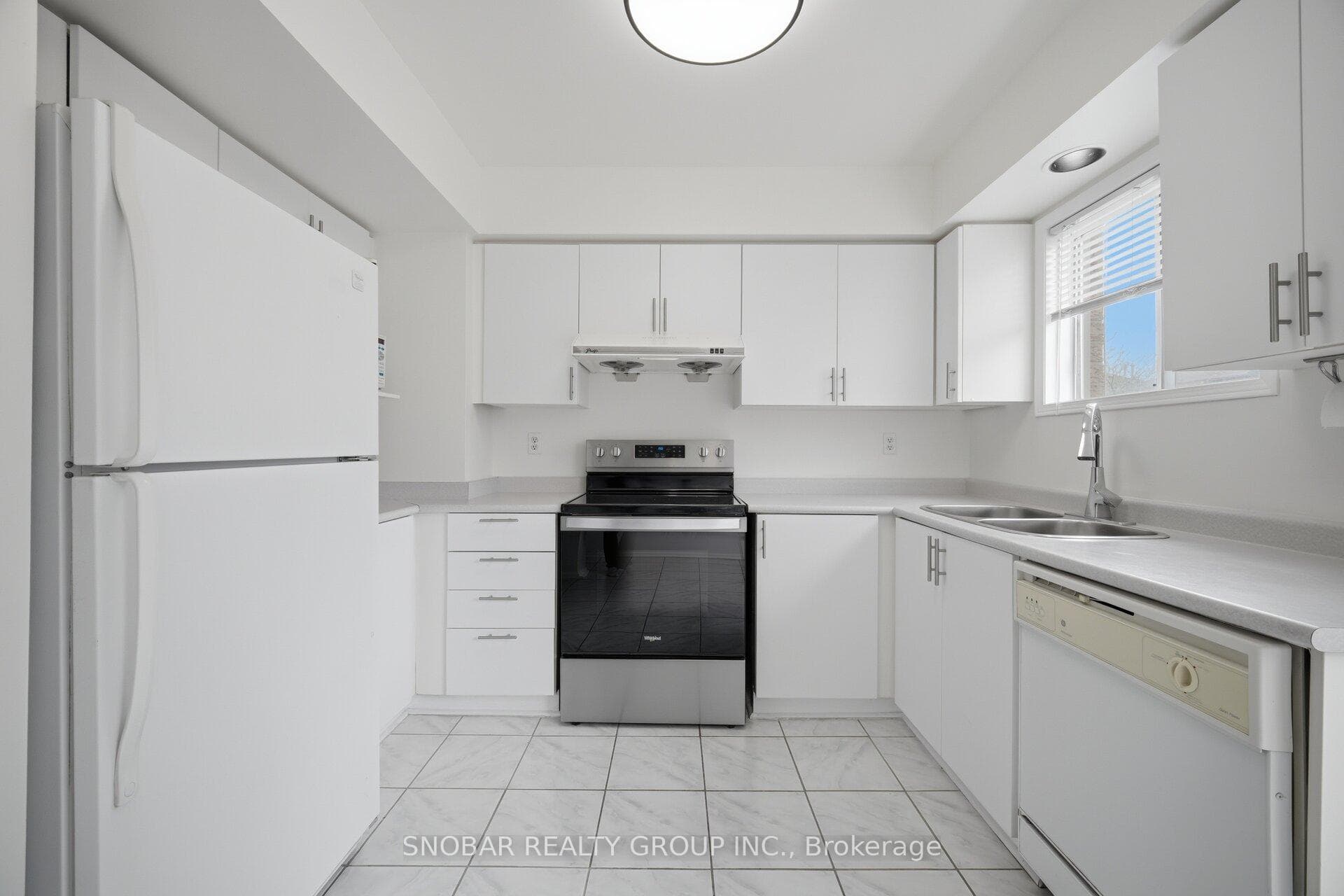 1050 Bristol Road Unit 31 - Condo photo 11 of 27 in Mississauga, Ontario