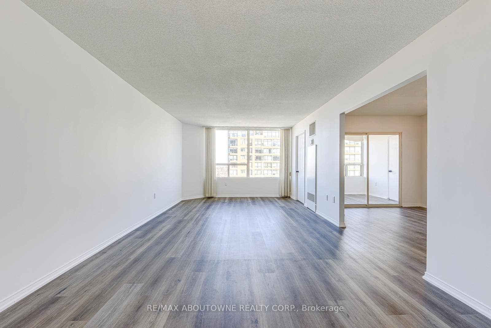 1270 Maple Crossing Boulevard Unit 1705 - Condo photo 12 of 44 in Burlington, Ontario