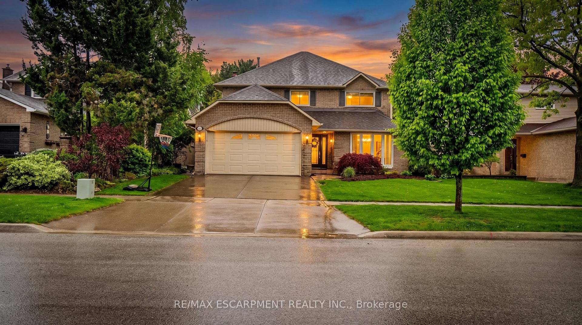 2393 Arnold Crescent - Detached photo 1 of 50 in Burlington, Ontario