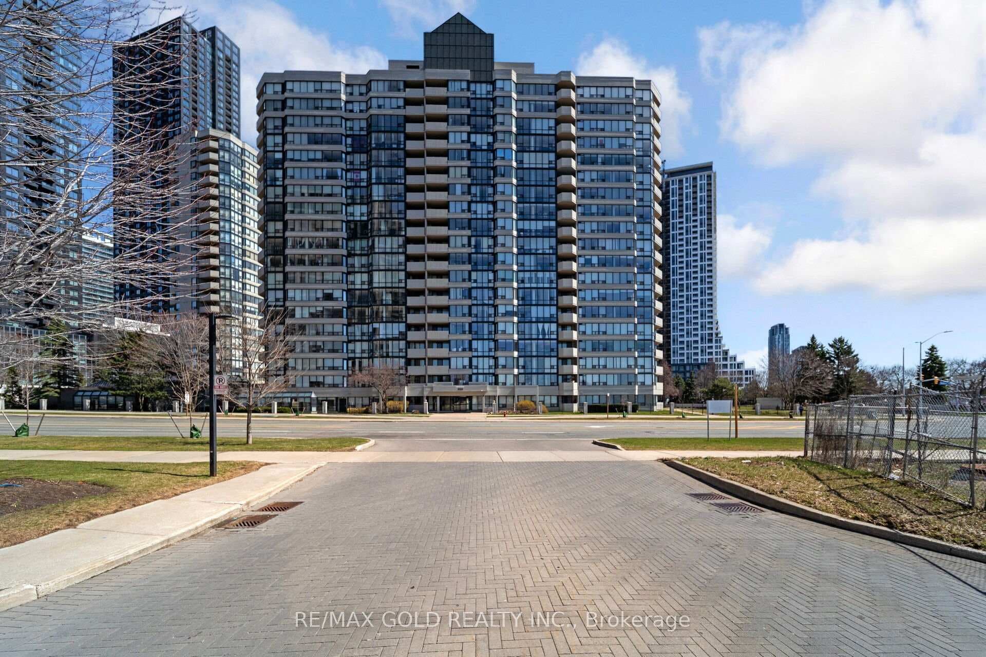 350 Rathburn Road Unit 1406 - Condo for sale in Lisgar, Ontario