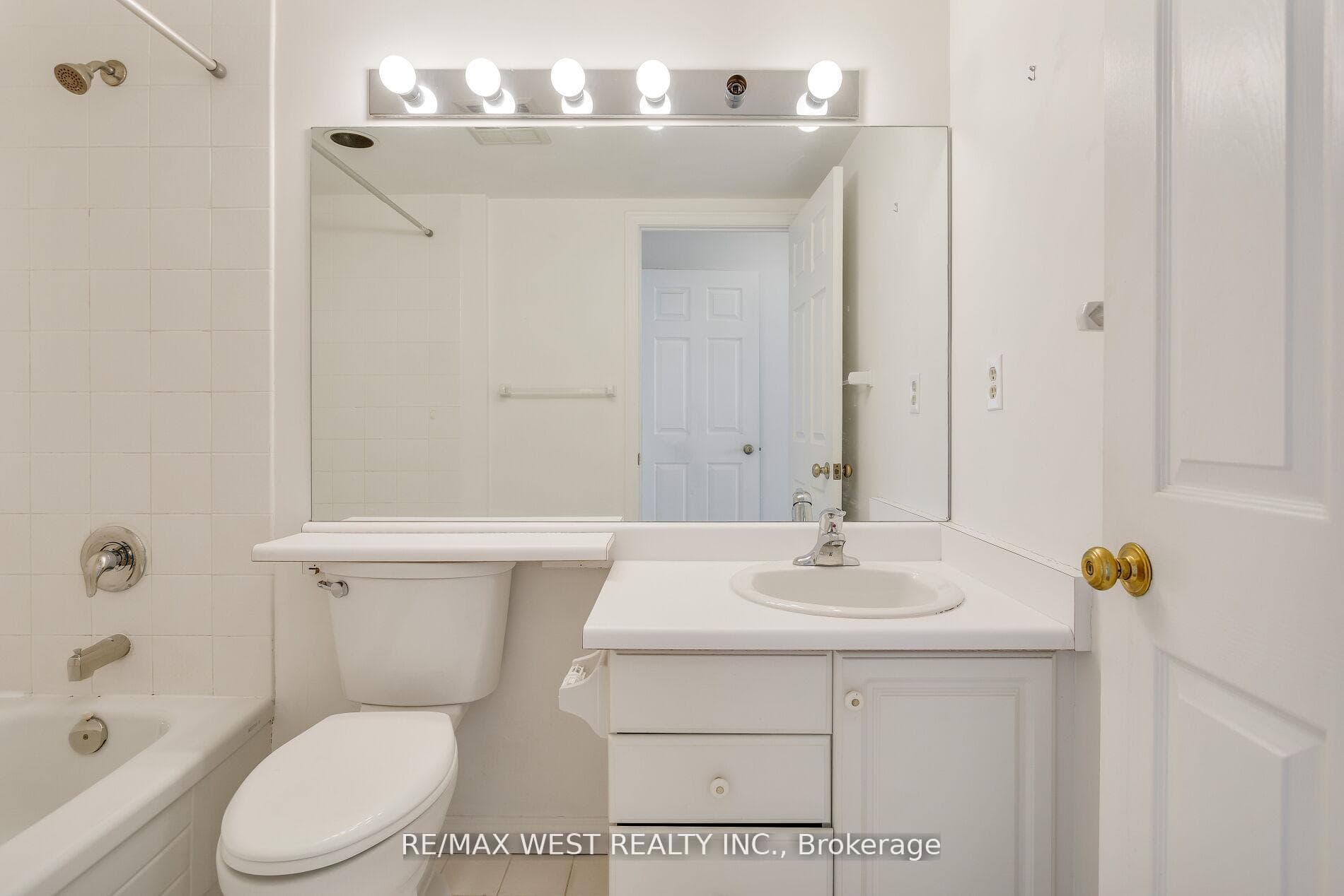 1 Aberfoyle Crescent Unit 411 - Condo photo 18 of 34 in Etobicoke (Islington / Rexdale), Ontario