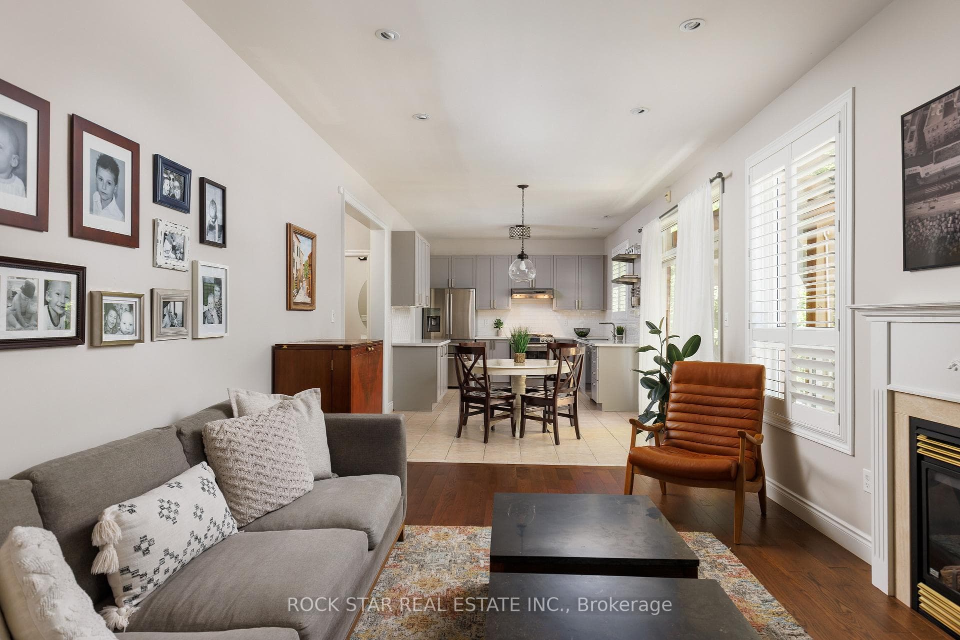 2277 Blue Oak Circle - Detached photo 14 of 46 in Oakville, Ontario