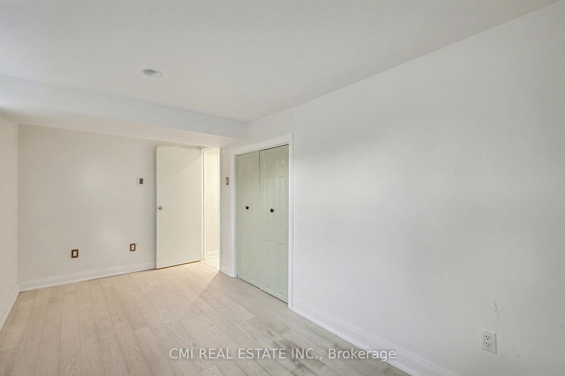 460 Martin Grove Road - Detached photo 21 of 38 in Etobicoke (Islington / Rexdale), Ontario