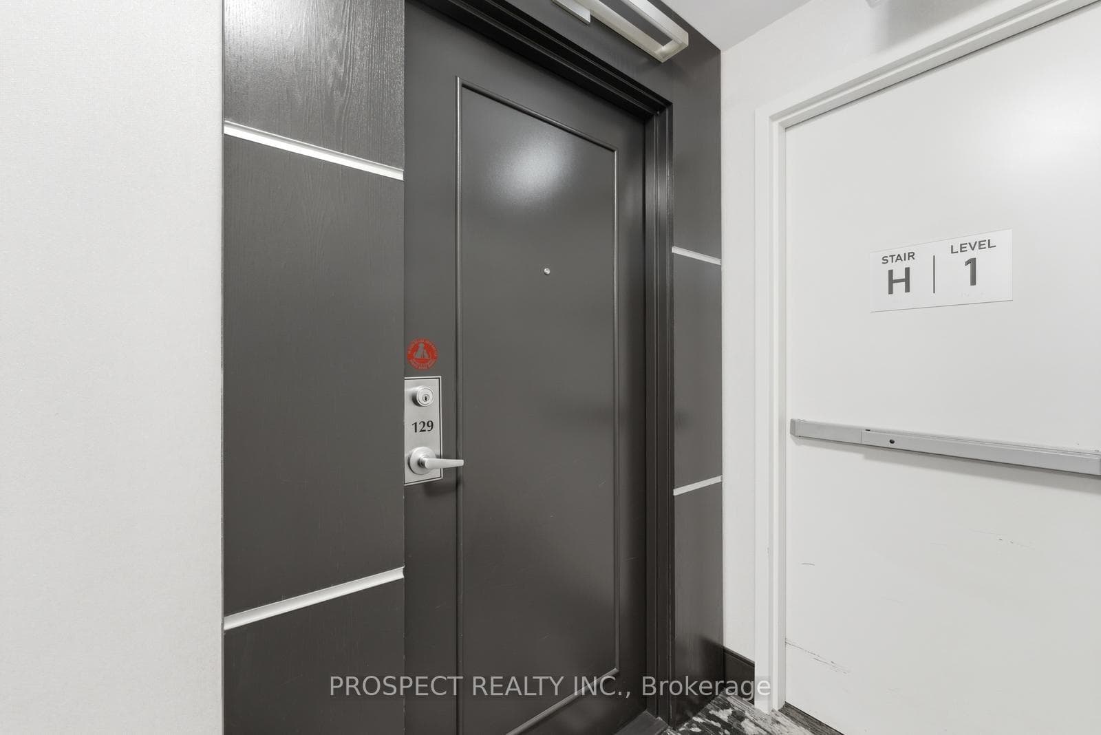 525 Wilson Avenue Unit 129 - Condo photo 2 of 31 in North York (Bathurst Manor / Clanton Park), Ontario