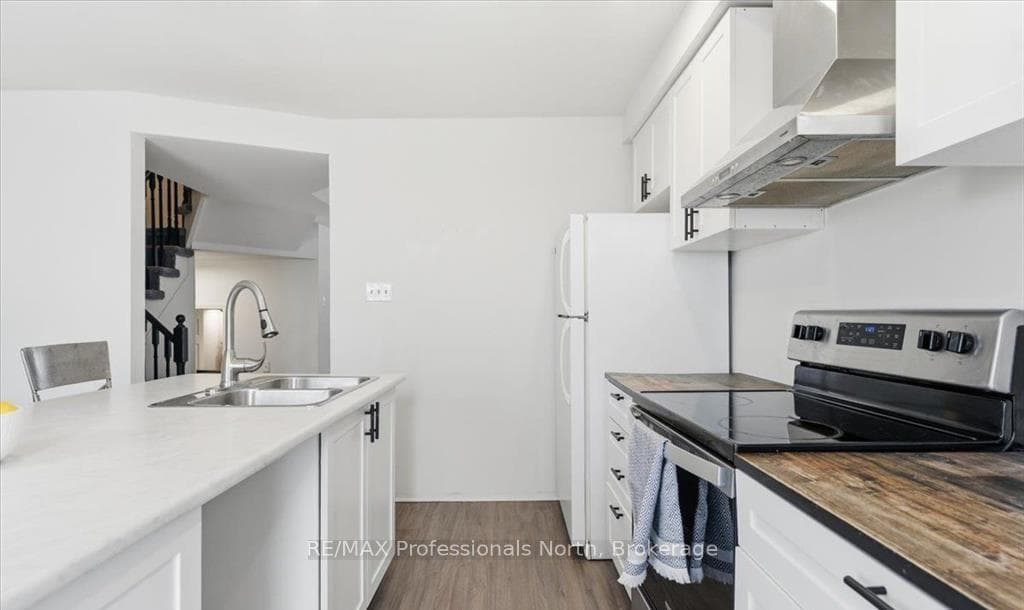 98 Roxton Road - Semi-Detached photo 10 of 28 in Oakville, Ontario