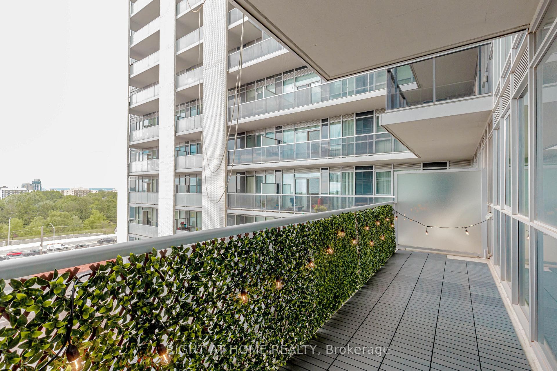 2093 Fairview Street Unit 709 - Condo photo 28 of 45 in Burlington, Ontario