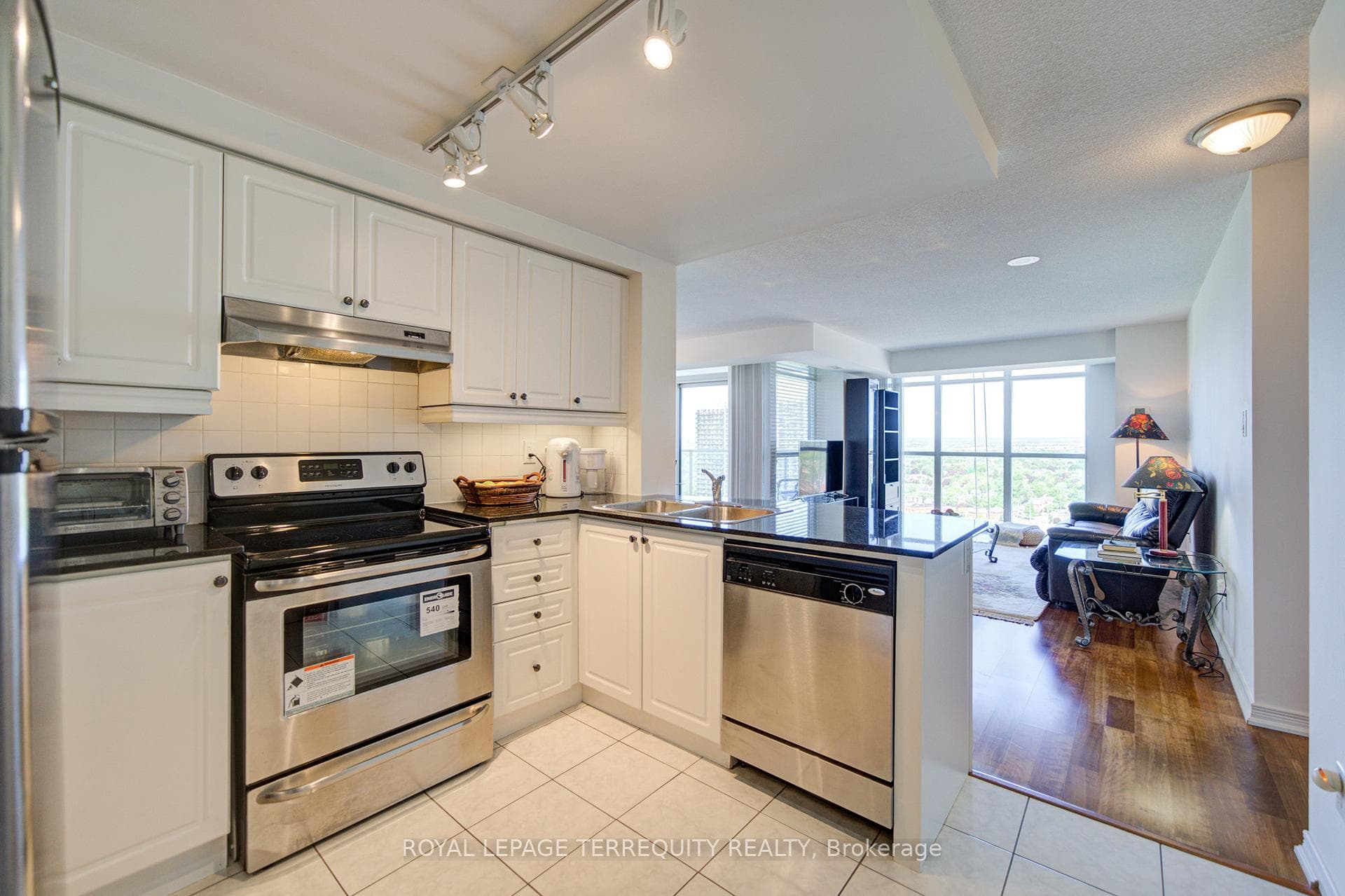 9 George Street Unit 2311 - Condo photo 7 of 44 in Brampton, Ontario