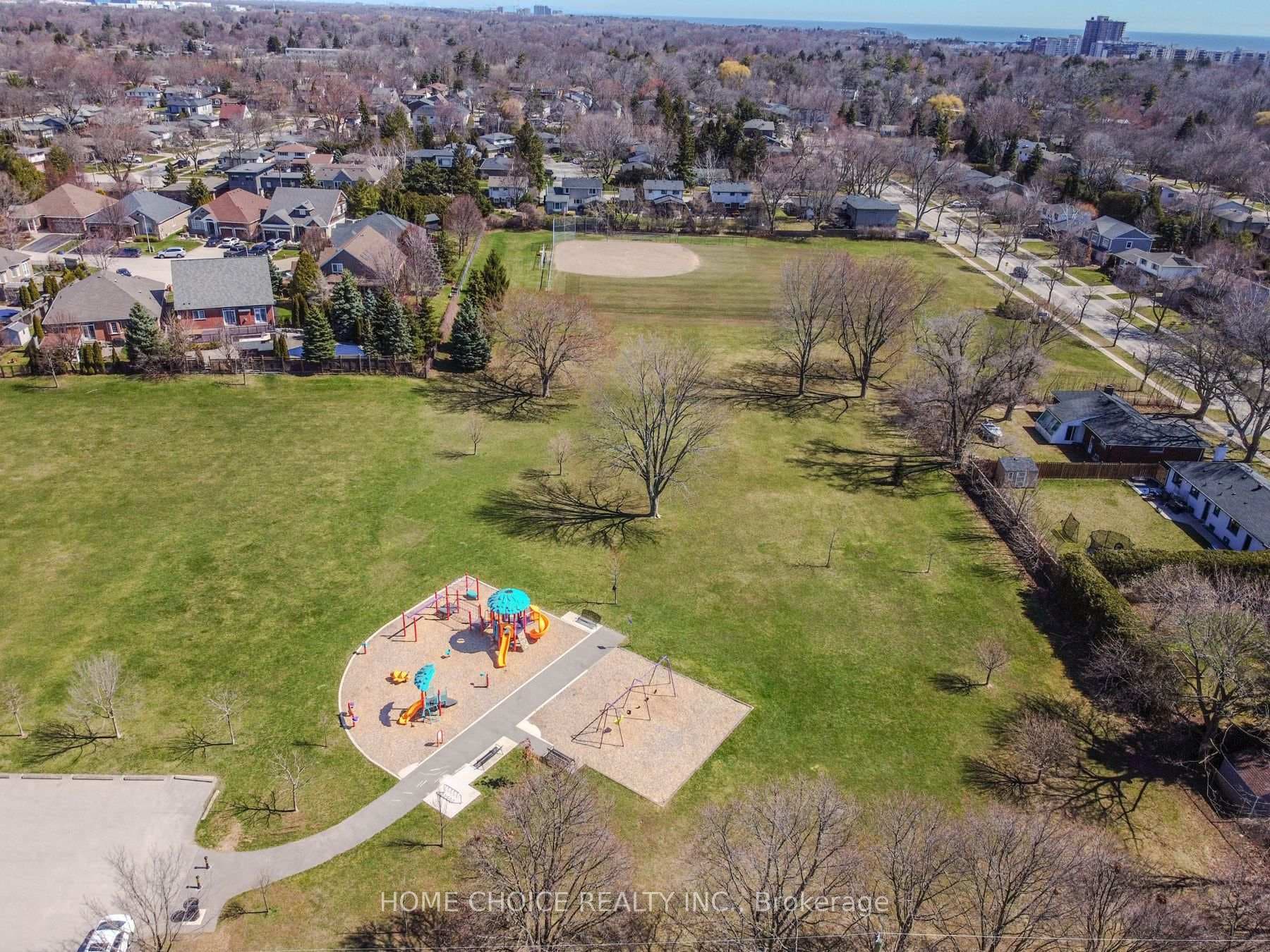 302 Tuck Drive - Detached photo 38 of 46 in Burlington, Ontario
