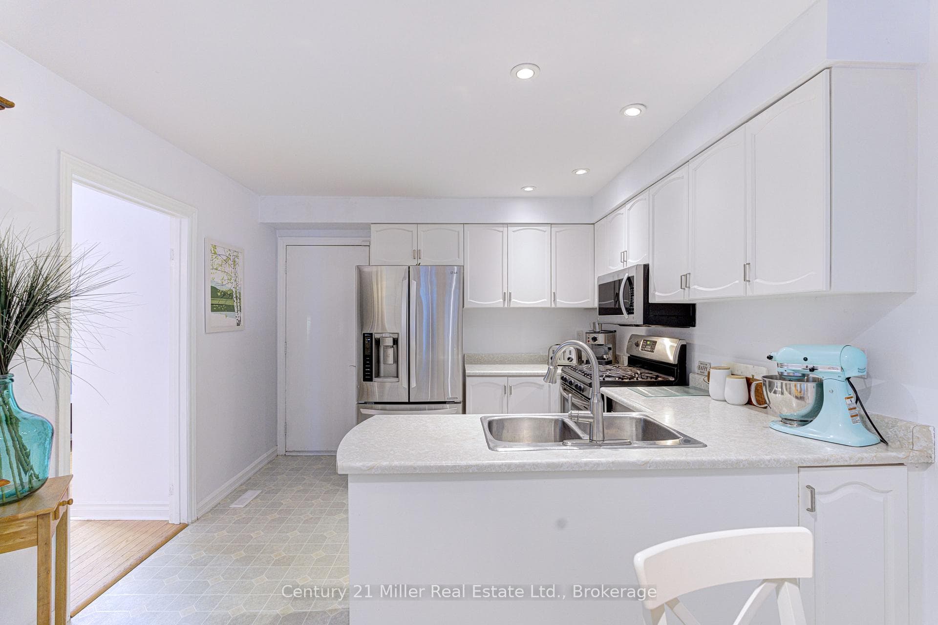 2256 MARGOT Street - Townhouse photo 16 of 46 in Oakville, Ontario
