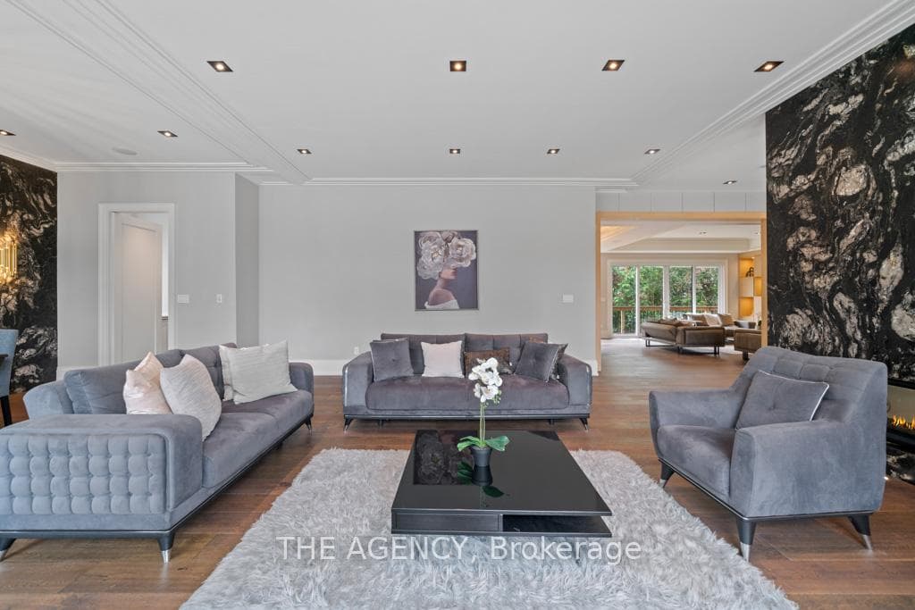 8 Frivick Court - Detached photo 8 of 47 in Willowdale / Newtonbrook, Ontario