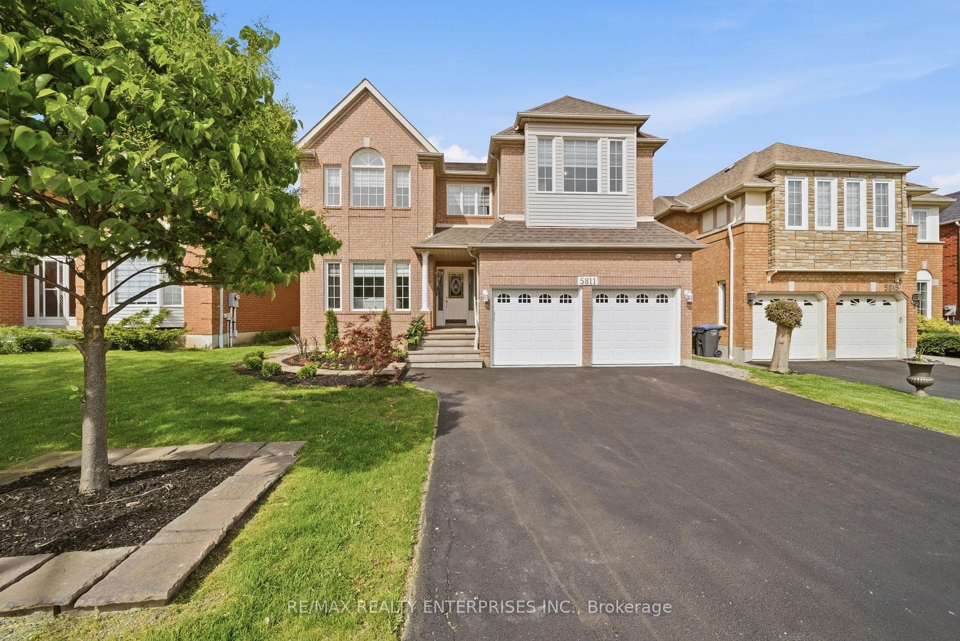 5811 Cornell Crescent - Detached photo 5 of 49 in Mississauga, Ontario