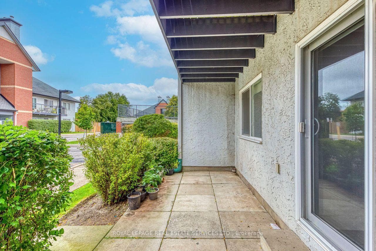 1450 Glen Abbey Gate Unit 911 - Condo photo 3 of 29 in Oakville, Ontario