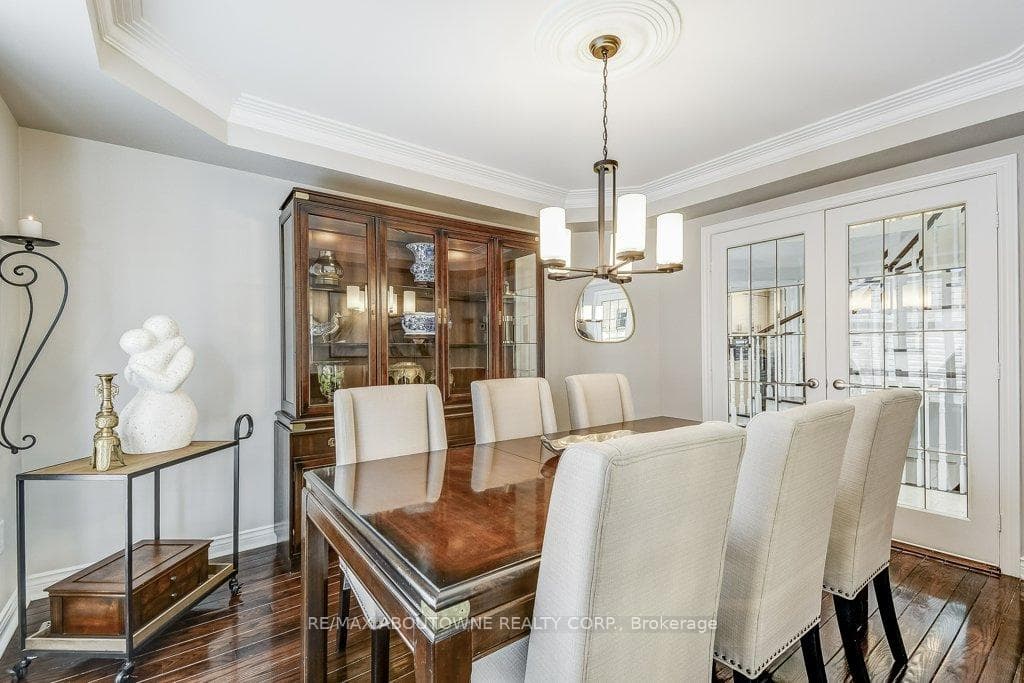 2080 Mckerlie Crescent - Detached photo 9 of 50 in Burlington, Ontario