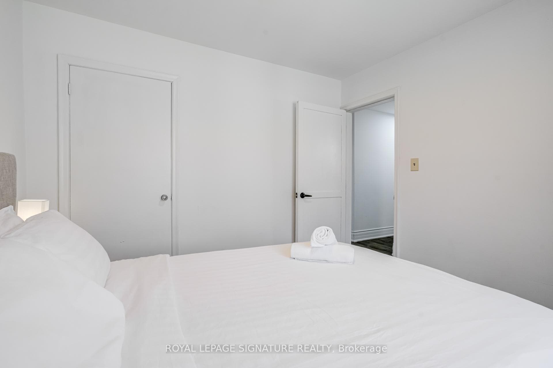 411 Maplehurst Avenue - Detached photo 17 of 31 in Oakville, Ontario