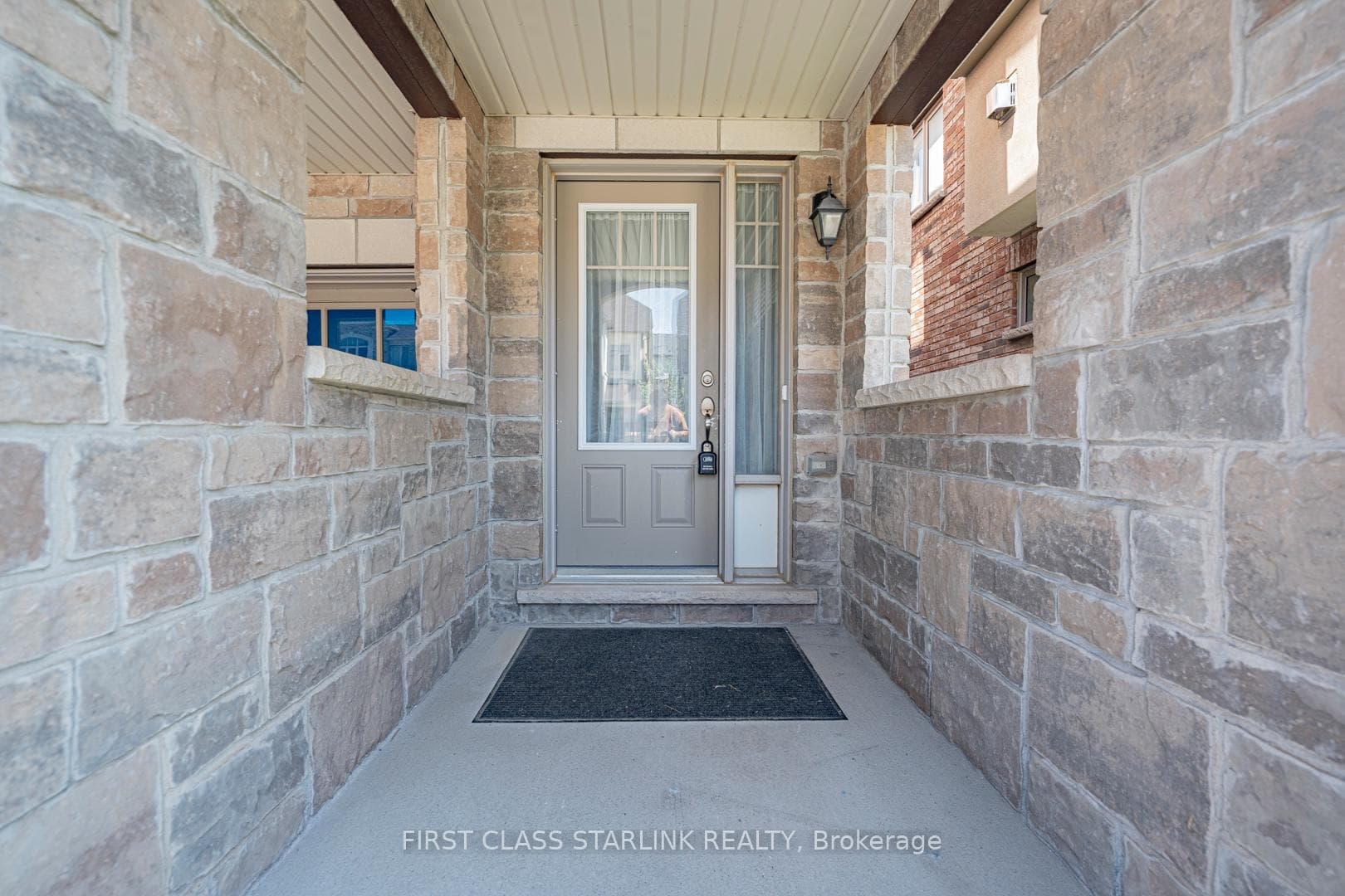 3964 THOMAS ALTON Boulevard - Semi-Detached photo 3 of 44 in Burlington, Ontario