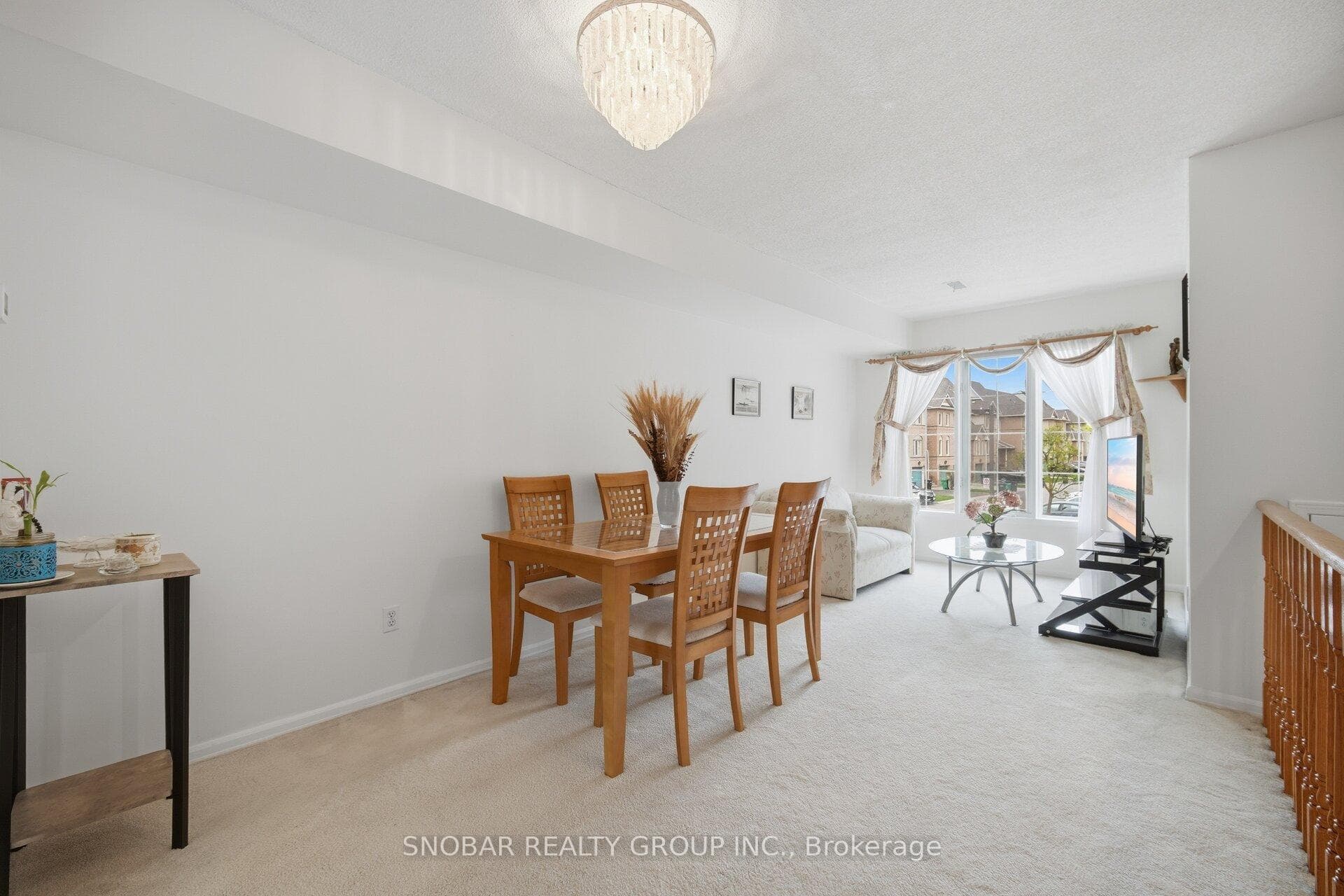 1050 Bristol Road Unit 31 - Condo photo 6 of 27 in Mississauga, Ontario