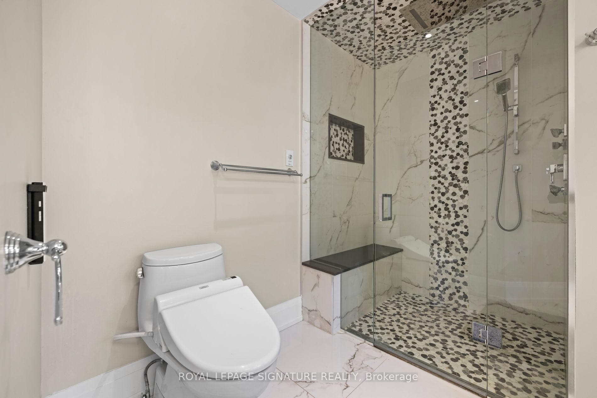 2480 Upper Valley Crescent - Detached photo 23 of 50 in Oakville, Ontario