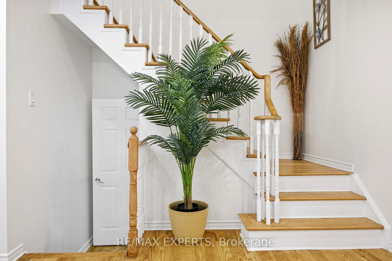 40 Dills Crescent - Detached photo 13 of 36 in Milton, Ontario