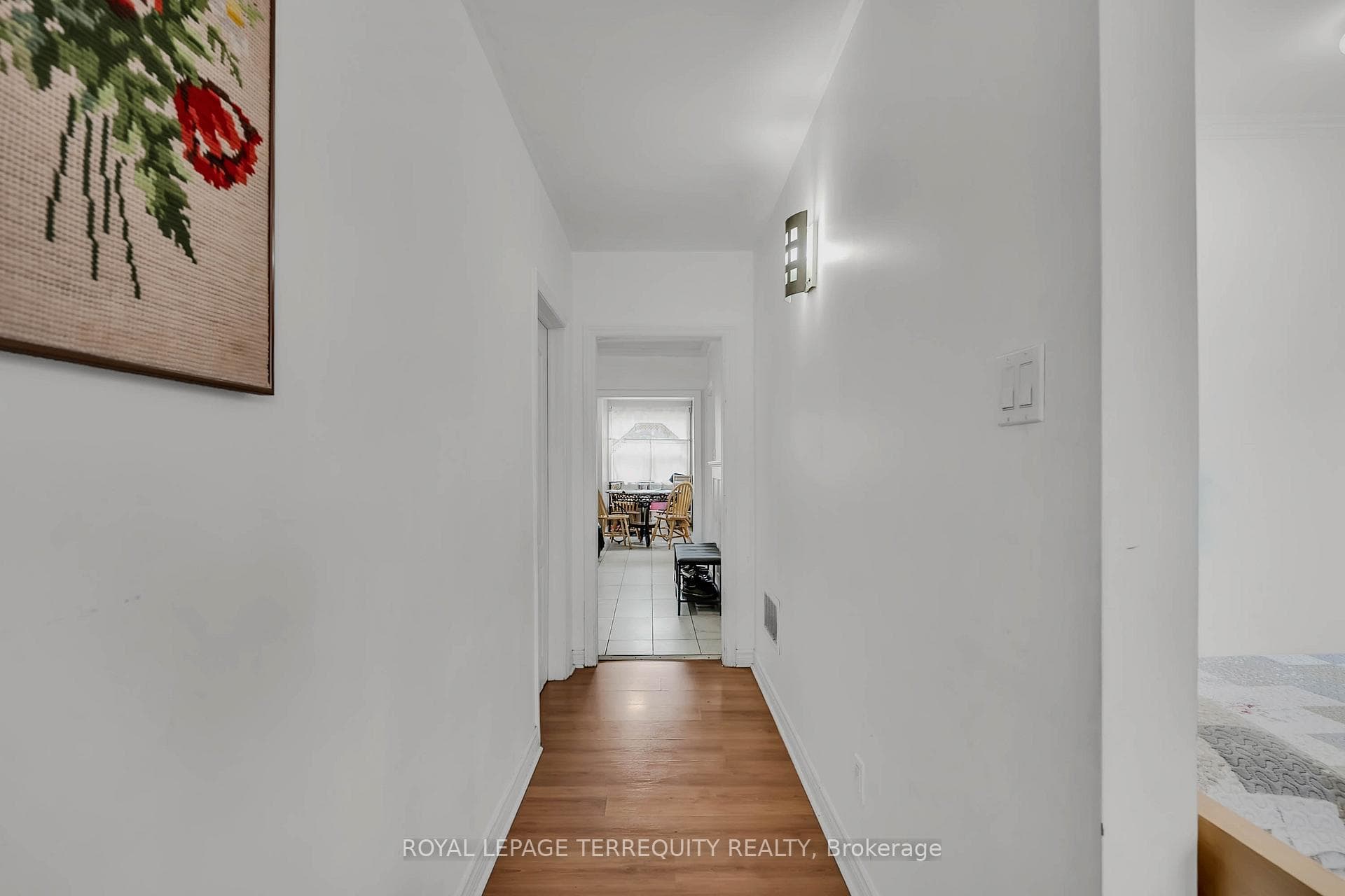 27 Phillip Avenue - Detached photo 9 of 25 in Birch Cliff / Cliffside, Ontario