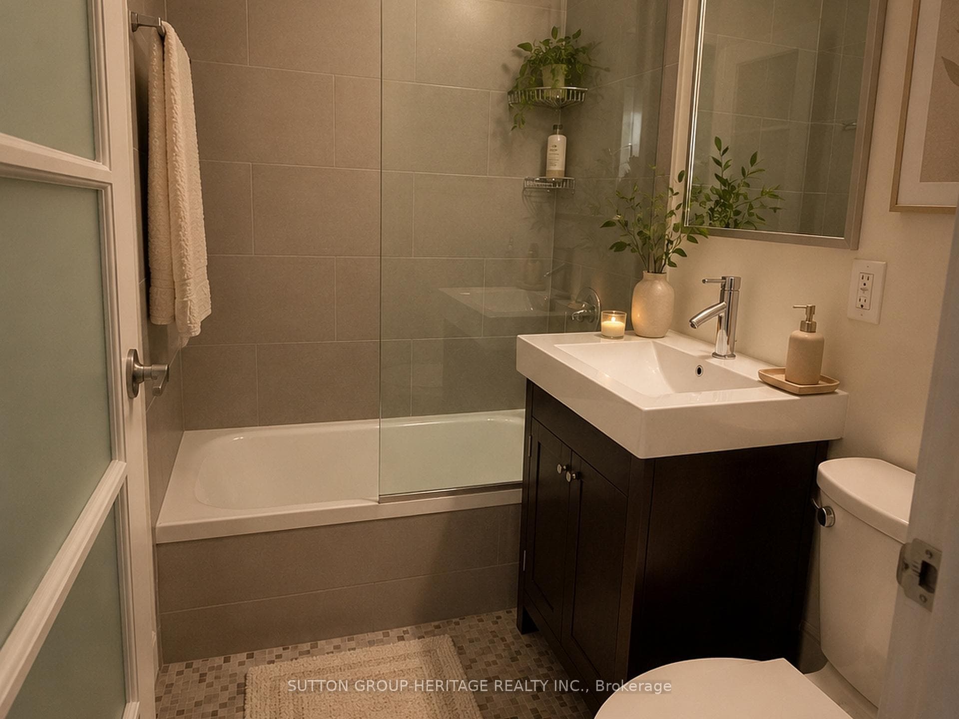 581 Avenue Road Unit 704 - Condo photo 10 of 15 in Annex / Yorkville / Summerhill, Ontario