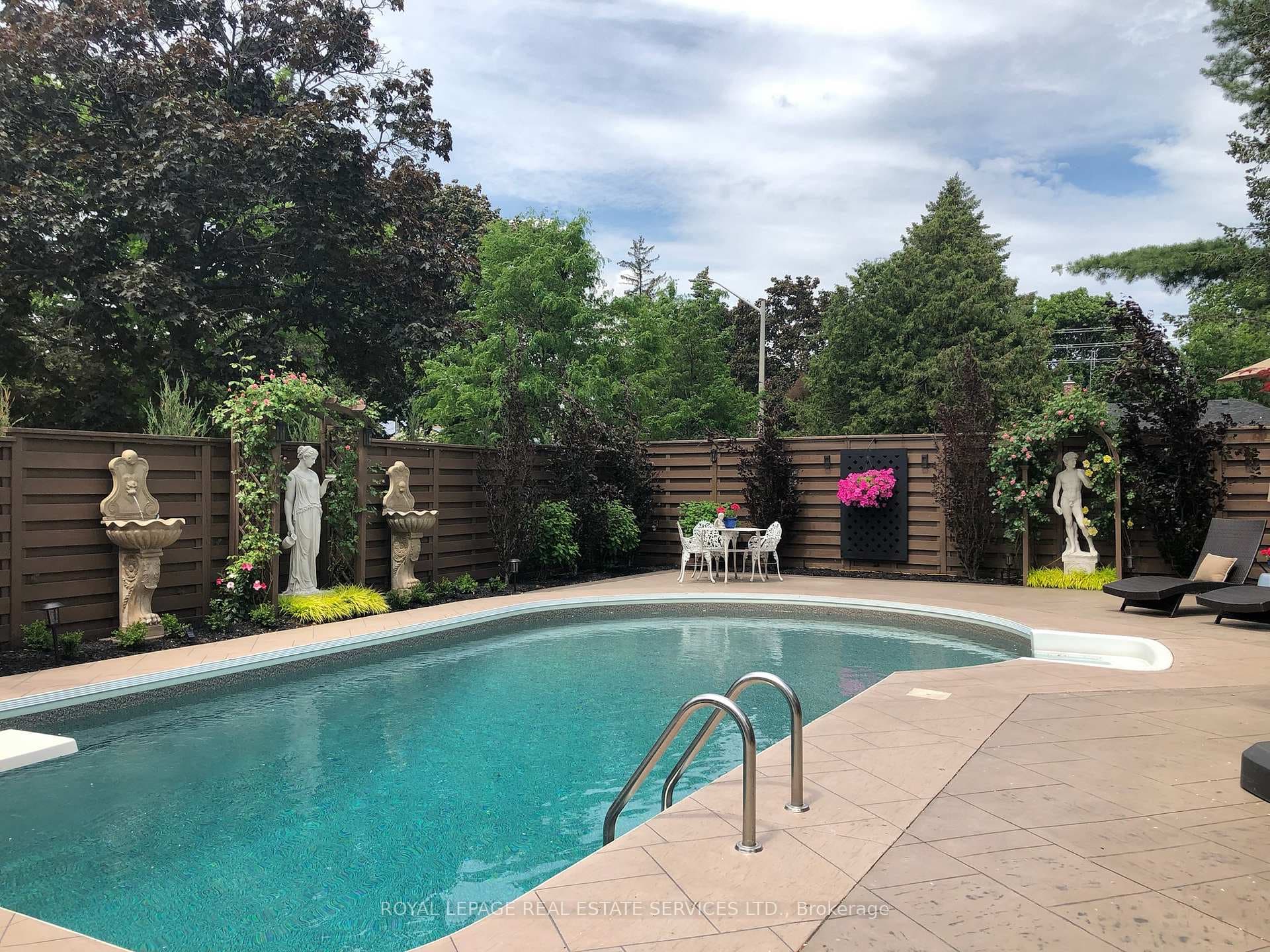 781 Fletcher Valley Crescent - Detached photo 23 of 25 in Mississauga, Ontario