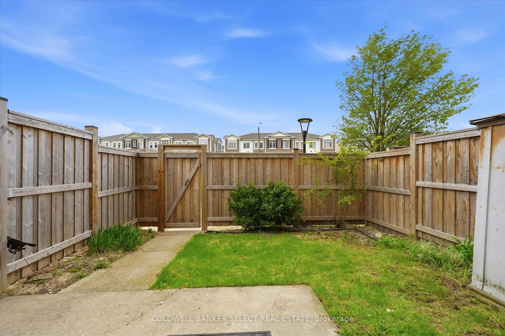 15 ALBRIGHT Road Unit 22 - Condo photo 2 of 27 in Hamilton, Ontario