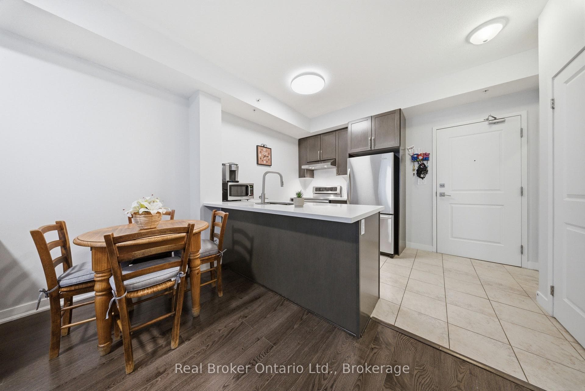 5010 Corporate Drive Unit 109 - Condo photo 6 of 38 in Burlington, Ontario