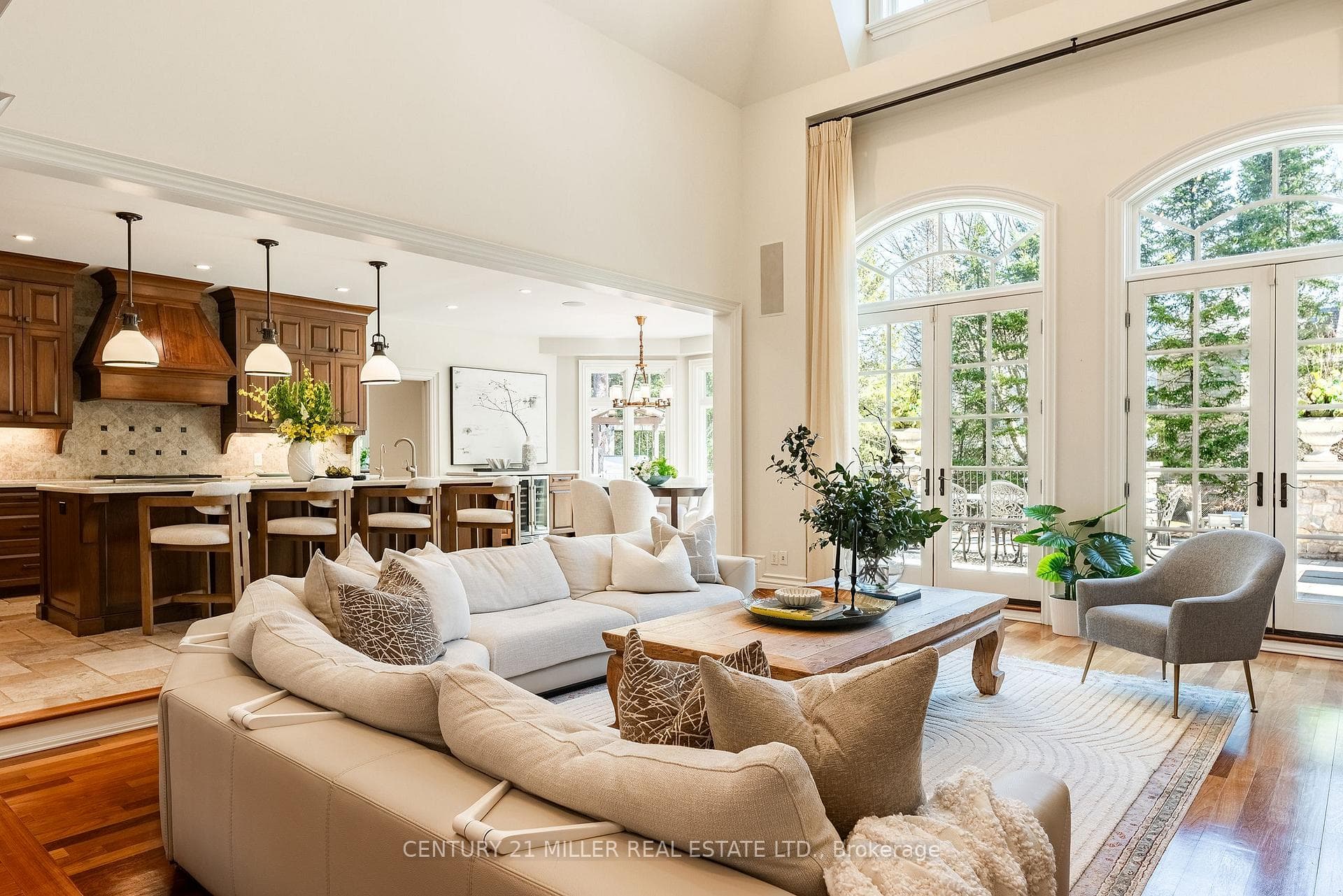 2096 Lakeshore Road - Detached photo 9 of 48 in Oakville, Ontario