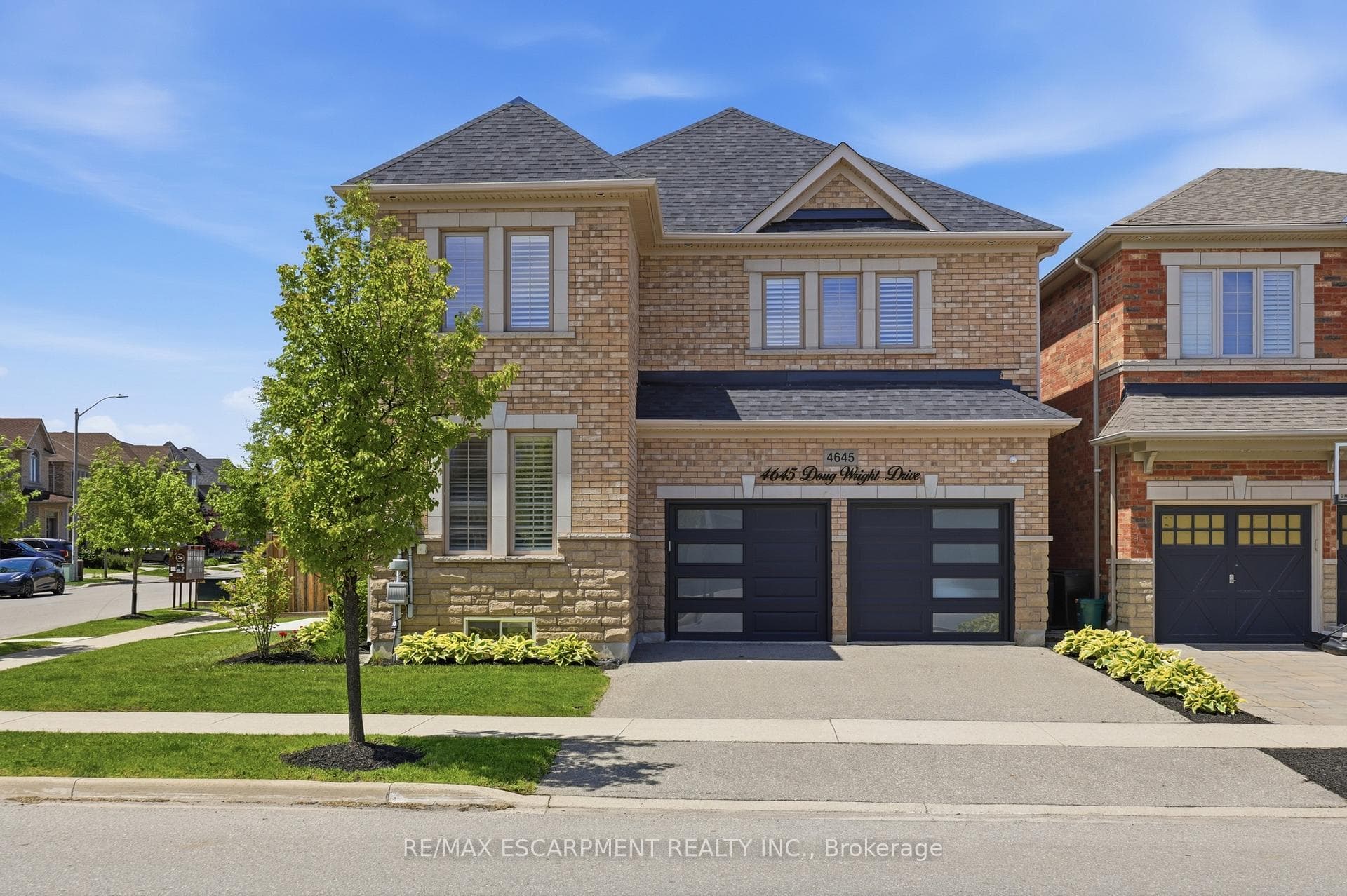4645 Doug Wright Drive - Detached photo 2 of 47 in Burlington, Ontario