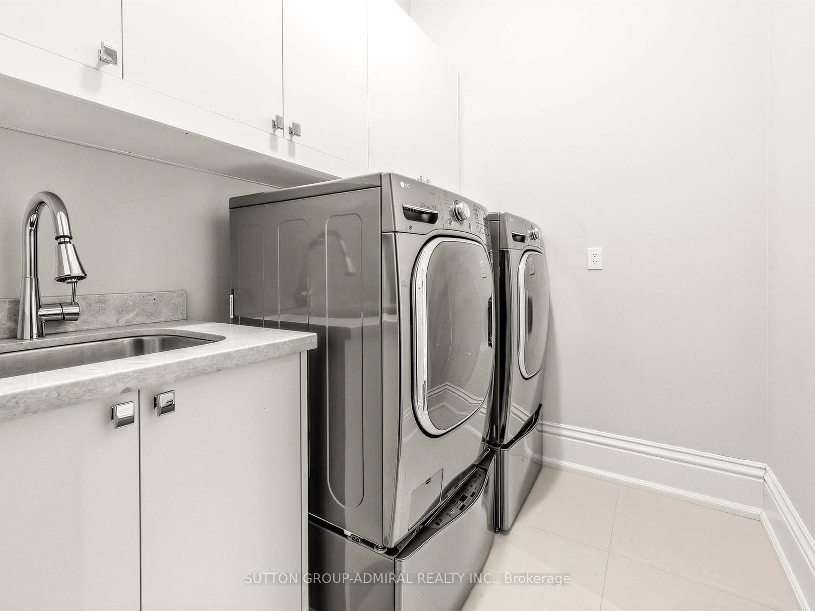 5 Lloydminster Crescent - Detached photo 33 of 50 in Willowdale / Newtonbrook, Ontario