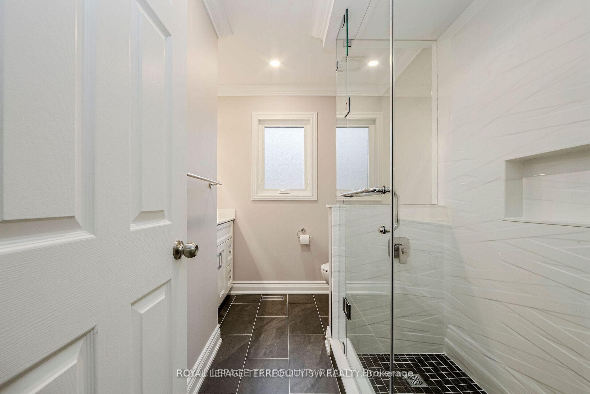 2025 Parklane Crescent - Detached photo 34 of 50 in Burlington, Ontario