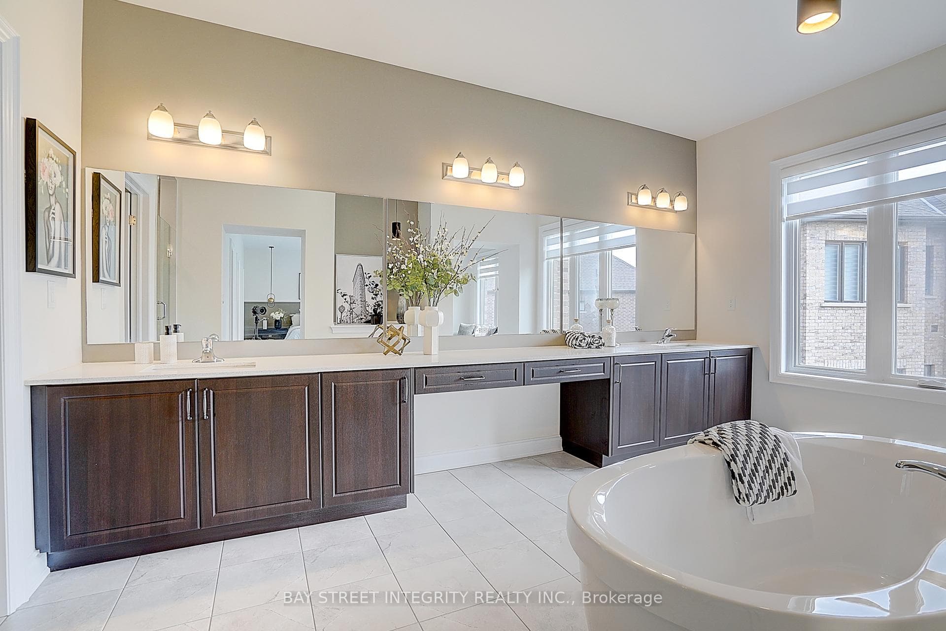 38 Settlers Road - Detached photo 41 of 50 in Oakville, Ontario